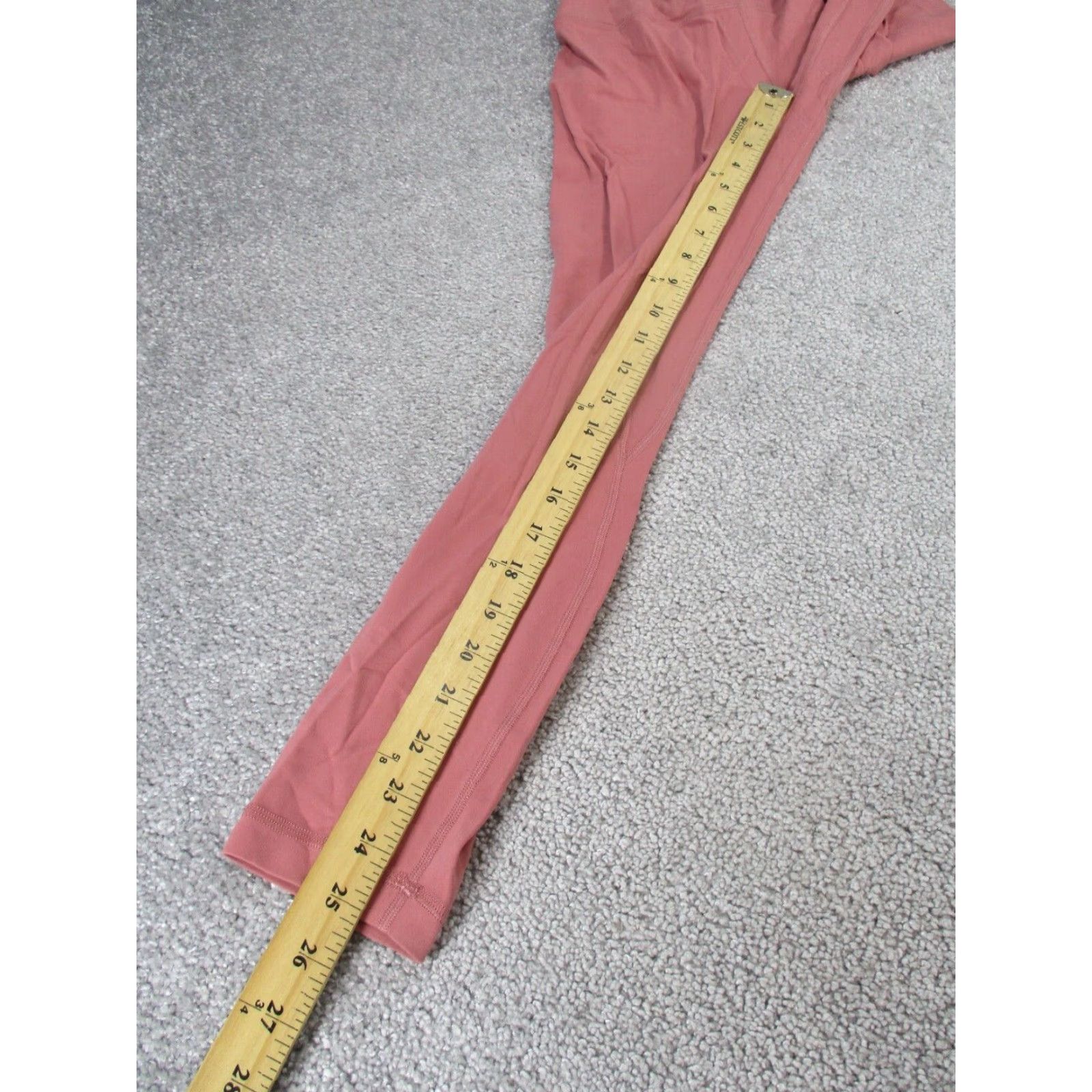 Lululemon Lululemon Womens 4 Brier Rose Red Pink Nulu Crop Yoga Leggings Size 27" / US 4 / IT 40 - 4 Thumbnail