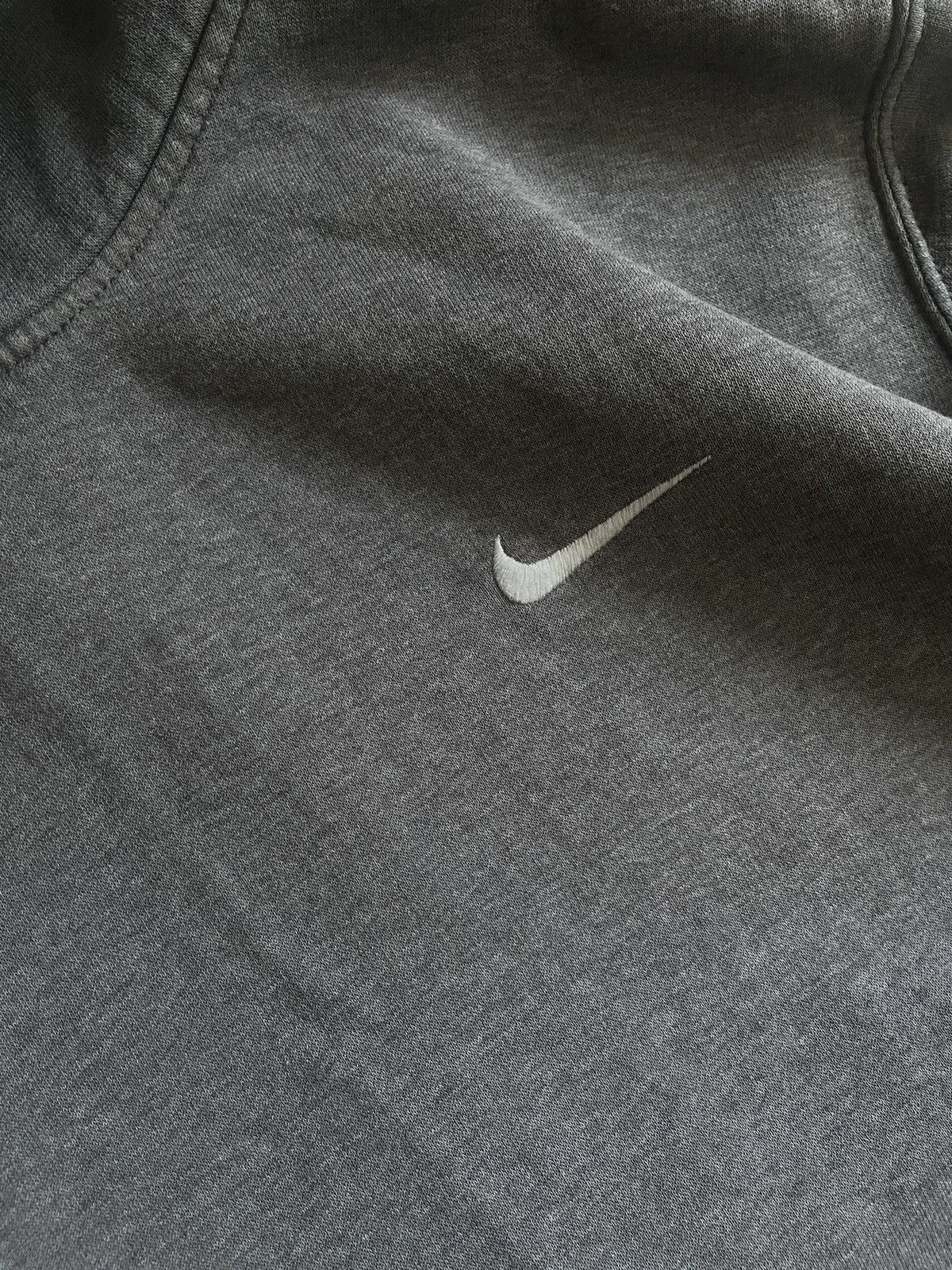 Nike × Vintage Vintage Nike Hoodie Boxy Fit Mini Swoosh Y2k Faded distress Size US XL / EU 56 / 4 - 9 Thumbnail