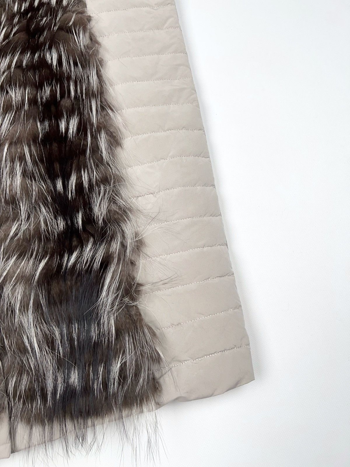 Fabiana Filippi Fabiana Filippi Fox Fur Goose Down Vest Beige Light Grey Size M / US 6-8 / IT 42-44 - 5 Thumbnail