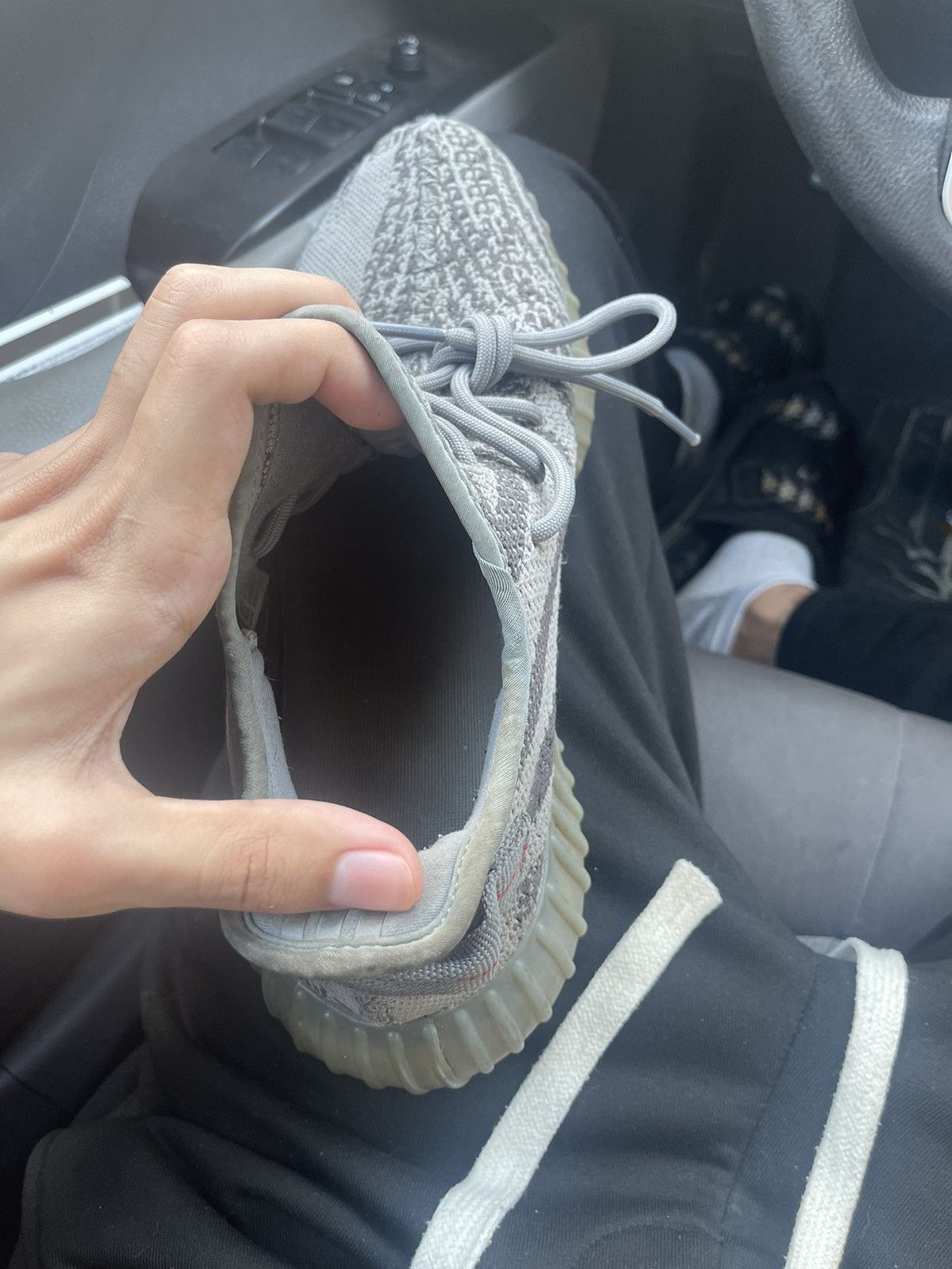Adidas × Kanye West Yeezy 350 v2 Beluga 2.0 Size US 10 / EU 43 - 14 Thumbnail