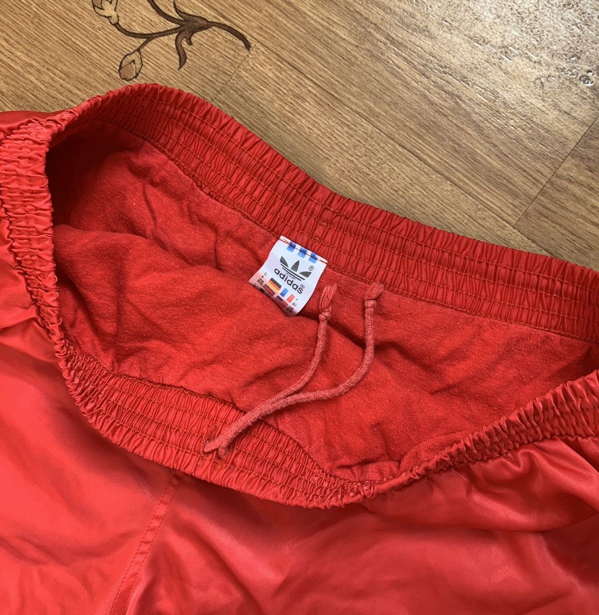 Adidas Vintage Adidas Mens Red Track Run Nylon Shorts Yugoslavia Size US 34 / EU 50 - 11 Thumbnail