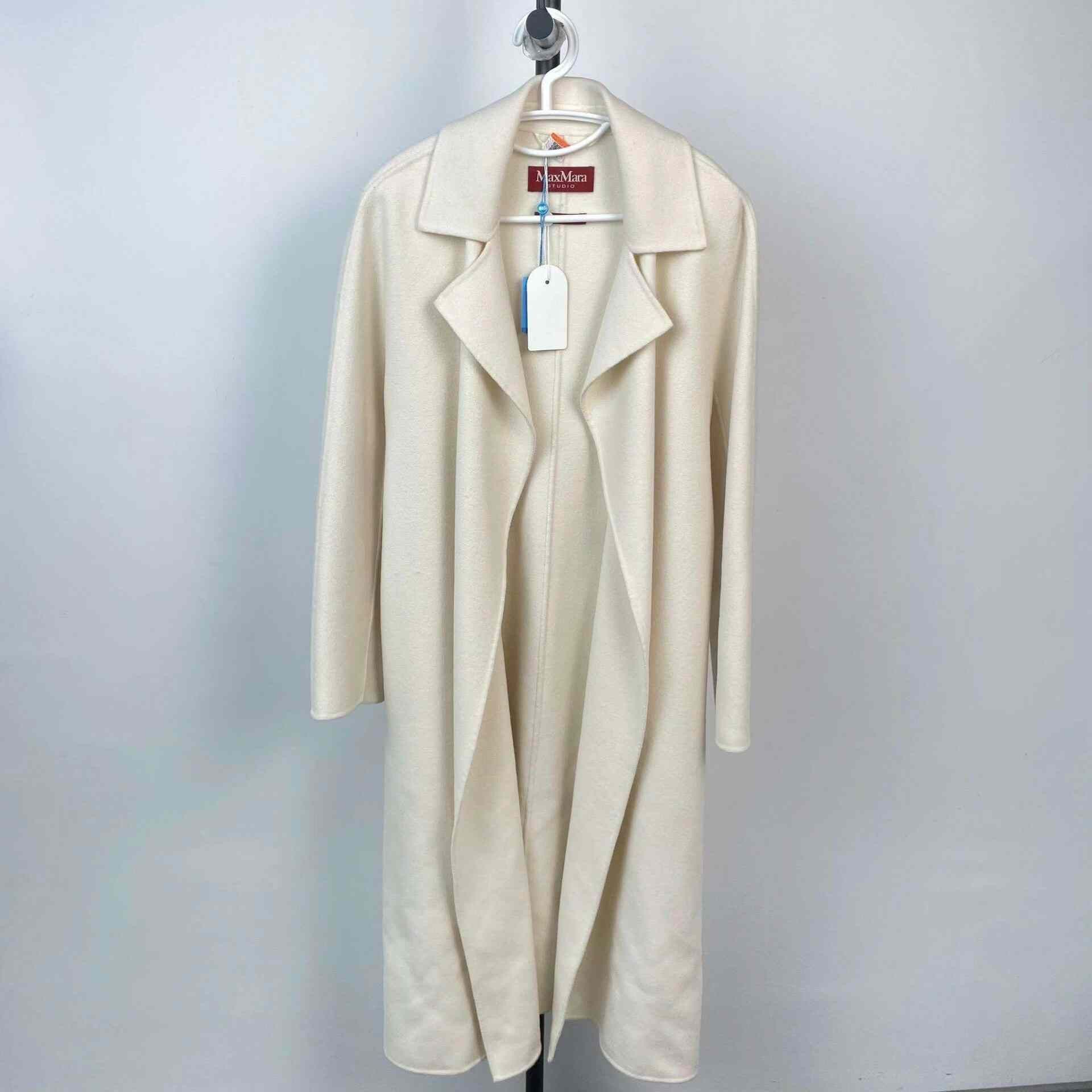 Max Mara Max Mara Wool White Coat 37 Women Size S / US 4 / IT 40 - 1 Thumbnail