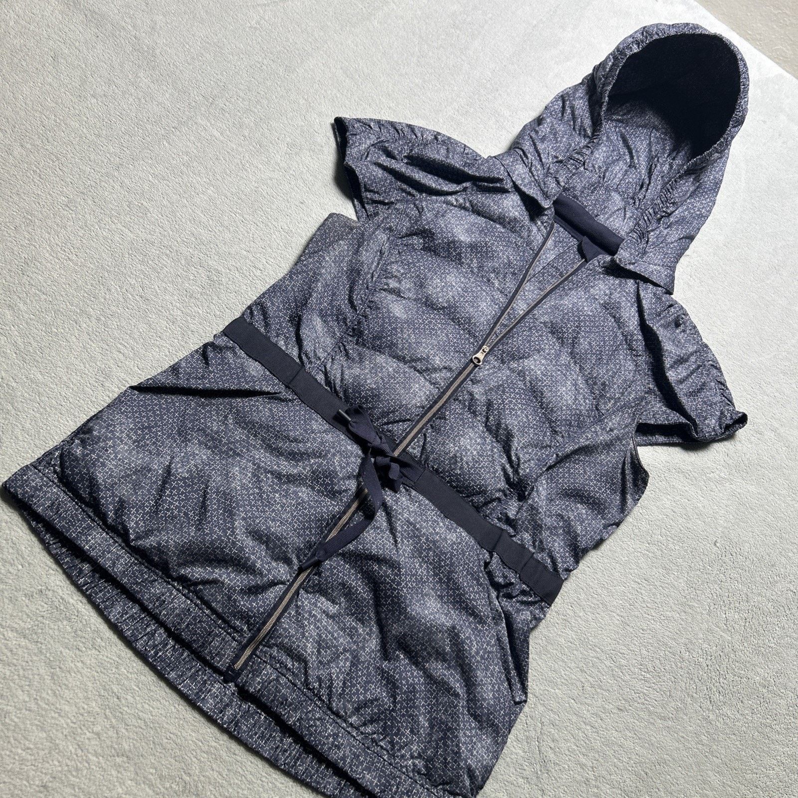 Lululemon Lululemon Another Mile Vest Size 8 Down Removable Hoodie Size M / US 6-8 / IT 42-44 - 1 Thumbnail