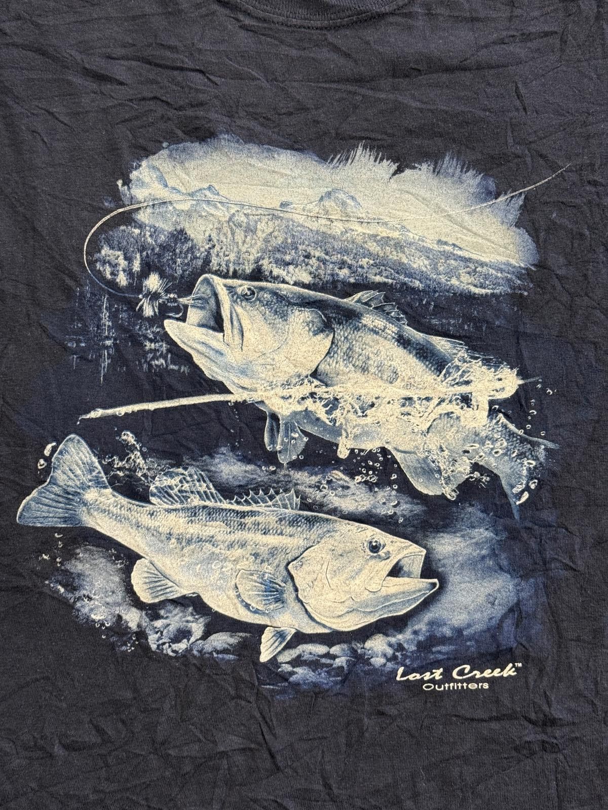 Gildan Bass Fishing T-shirt Lost Creek Outfitters Cody Wyoming 2XL Size US XXL / EU 58 / 5 - 3 Thumbnail