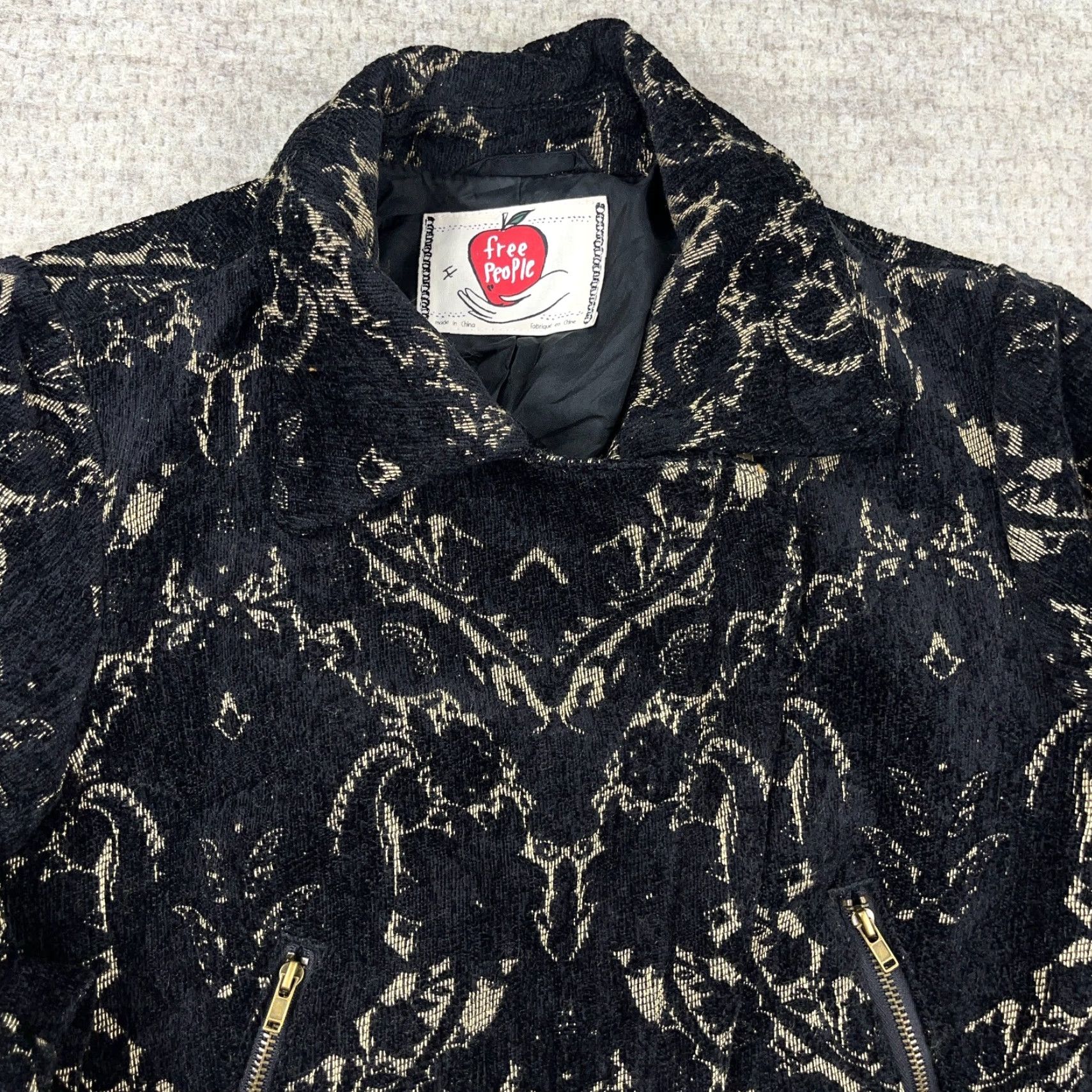 Free People Free People Jacket Tapestry Bomber Size 4 Black Gold Boho Labyrinth Chic Mood: Bohemian Style: Bomber Jacket Women Vintage: No Brand: Free People Size S / US 4 / IT 40 - 4 Thumbnail