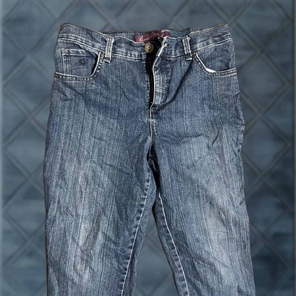 Gloria Vanderbilt Gloria Vanderbilt Jeans Womens Size 6 Amanda Straight Denim Medium Wash Solid Size 28" / US 6 / IT 42 - 1 Thumbnail