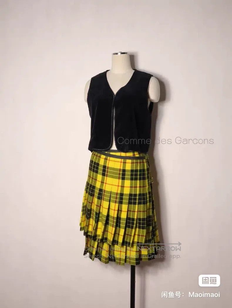 Comme des Garcons Comme Des Garcons size M Yellow pleated skirt with classic Size 23" - 1 Thumbnail