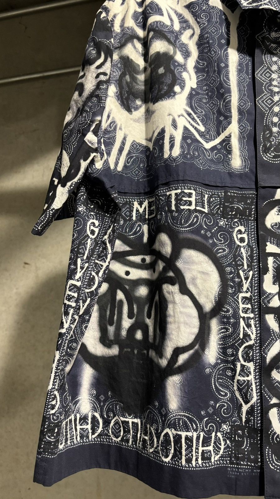 Chito × Givenchy Givenchy Chito Graffiti Bandana Button Up Size US M / EU 48-50 / 2 - 5 Thumbnail