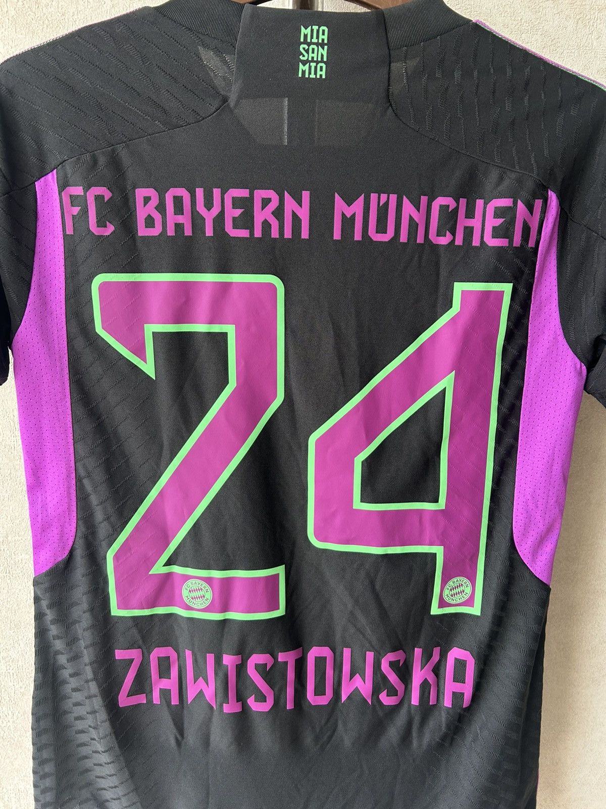 Adidas Authentic 2023 Adidas Bayern Munich Soccer Jersey Size XS / US 0-2 / IT 36-38 - 5 Thumbnail