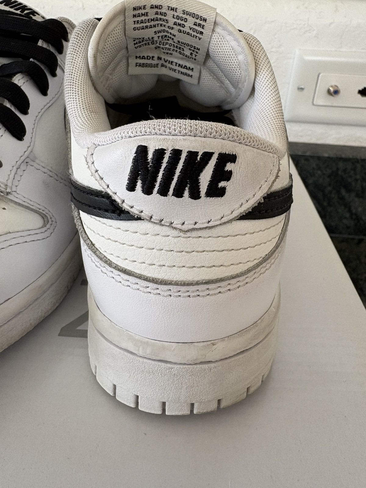 Nike Reverse Panda Dunks | Size 6 | Pre-Owned Size US 6 / EU 39 - 7 Thumbnail