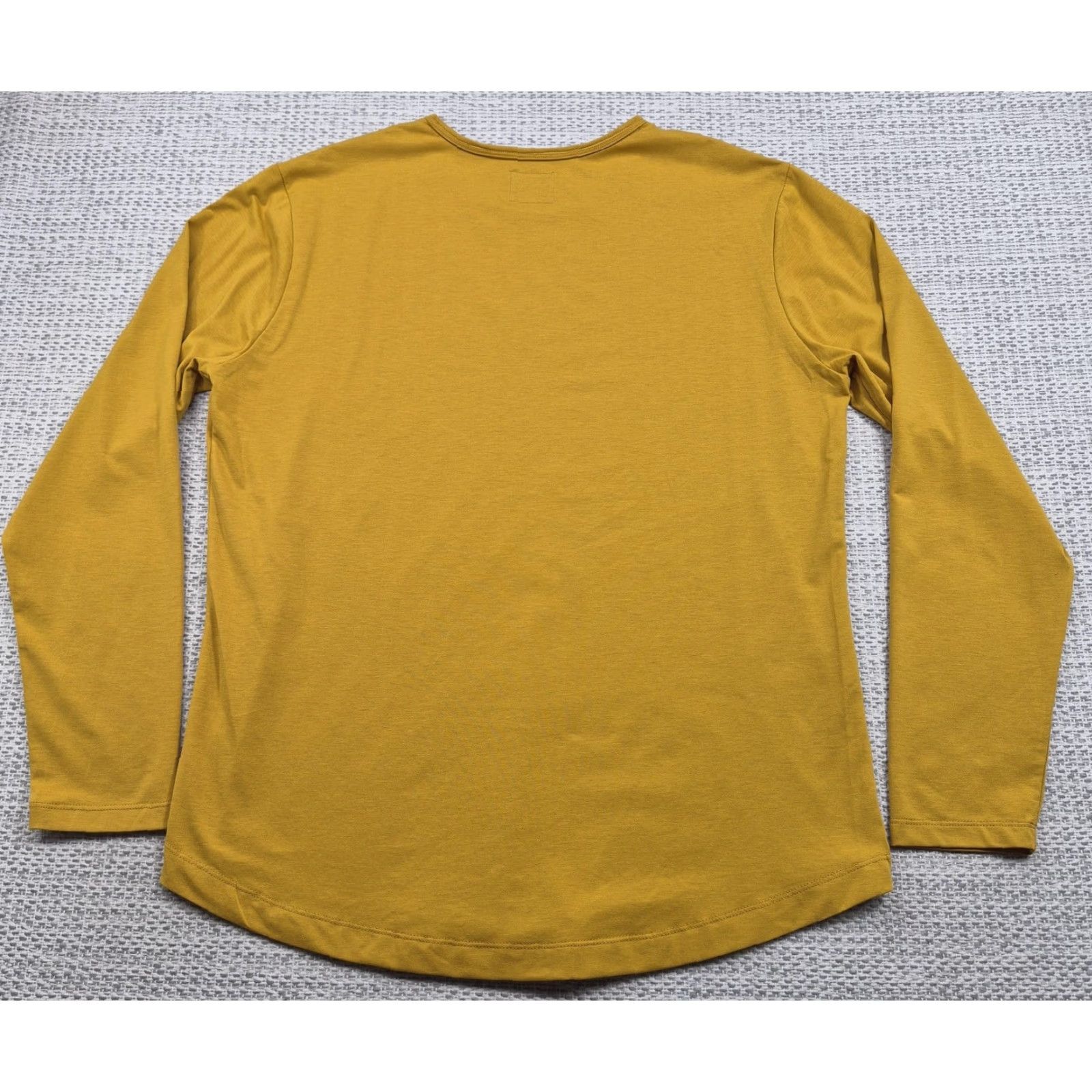 Cuts Cuts Shirt Mens XL Yellow Long Sleeve Curve Hem Pyca Pro Casual Crewneck Tee Size US XL / EU 56 / 4 - 7 Thumbnail