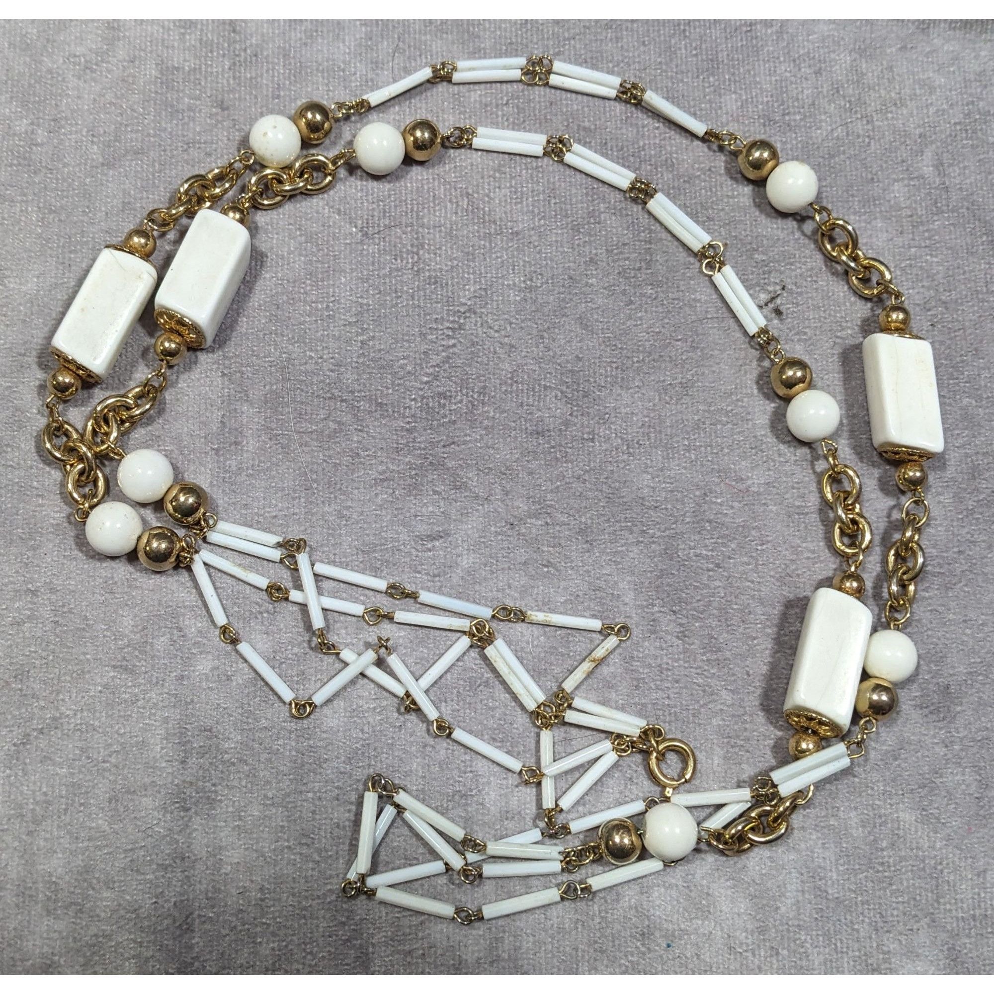 Other Vintage Glam White And Gold Tone Beaded Chain Opera Necklace Size ONE SIZE - 8 Thumbnail