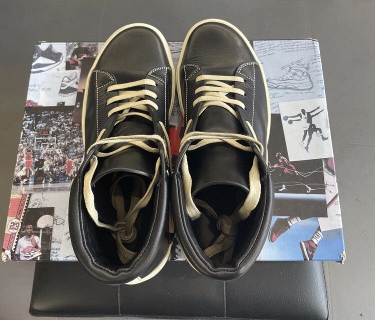 Rick Owens Rick Owens Cowhide black and white classic mid top sneakers Size US 8 / EU 41 - 4 Thumbnail