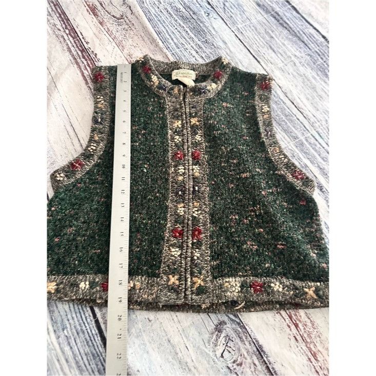 Vintage Vintage St. John’s Bay Green Wool Knit Vest with Floral Embr Size L / US 10 / IT 46 - 7 Thumbnail