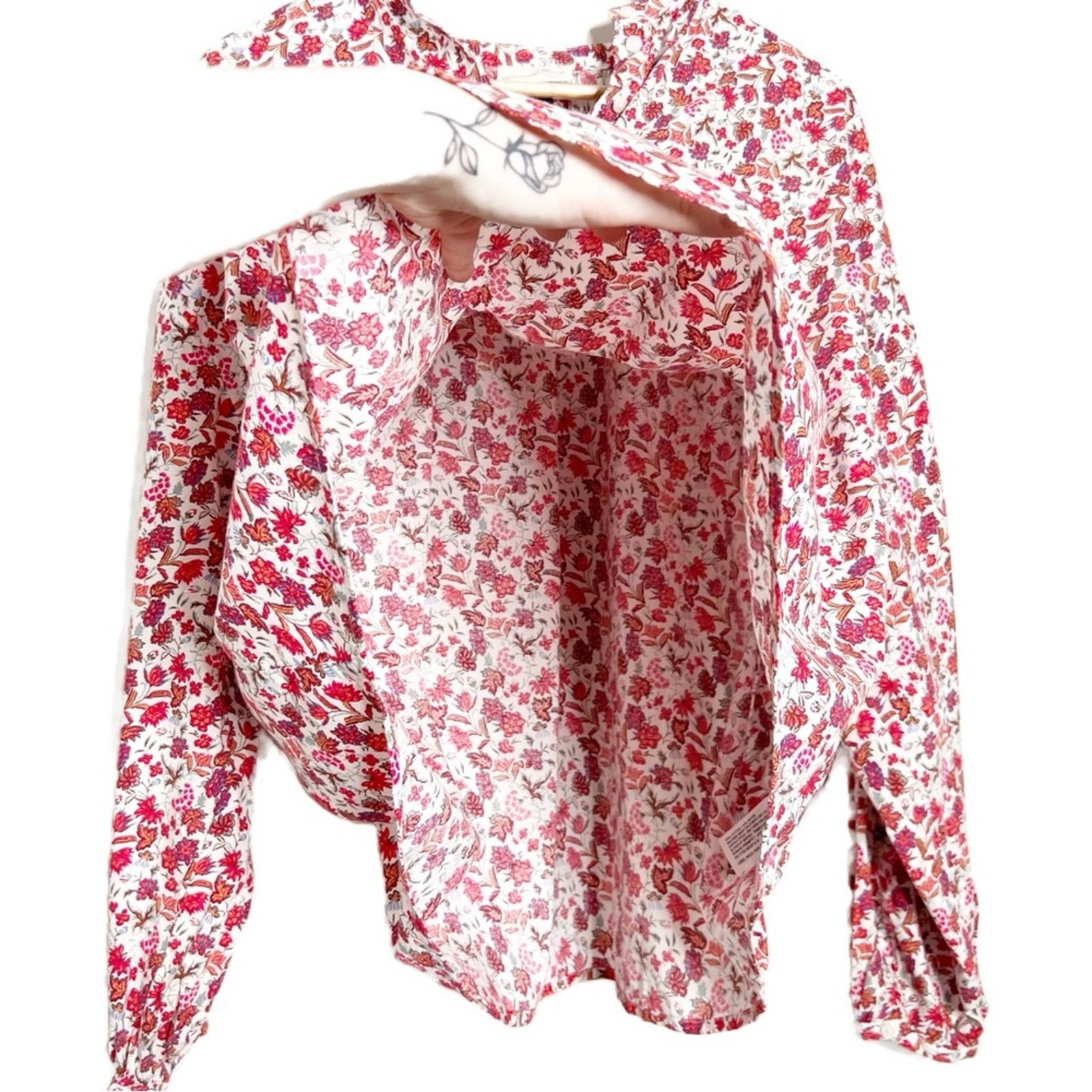Target Basics Universal Thread Women’s Floral Red Flare Blouse Size M / US 6-8 / IT 42-44 - 4 Thumbnail