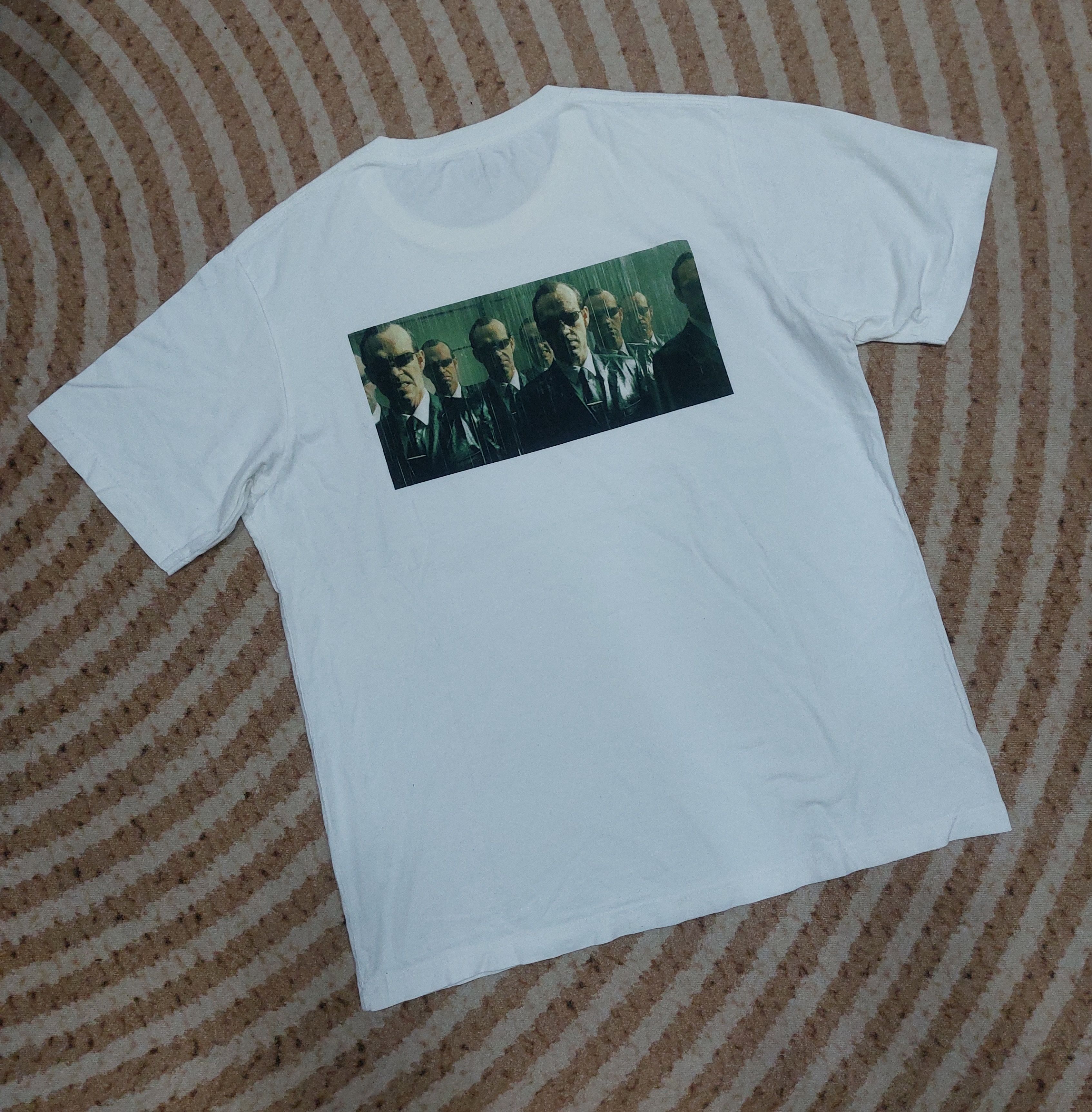 Uniqlo AGENT SMITH MATRIX X UNIQLO TEE Size US XL / EU 56 / 4 - 2 Thumbnail