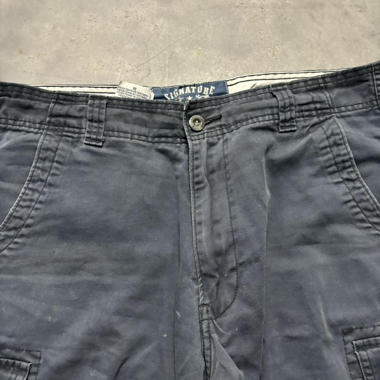 Levi's × Vintage Crazy Vintage Y2K/2000s Baggy Sunfaded Navy Blue Levis Skater Cargo Shorts! Size US 34 / EU 50 - 2 Thumbnail