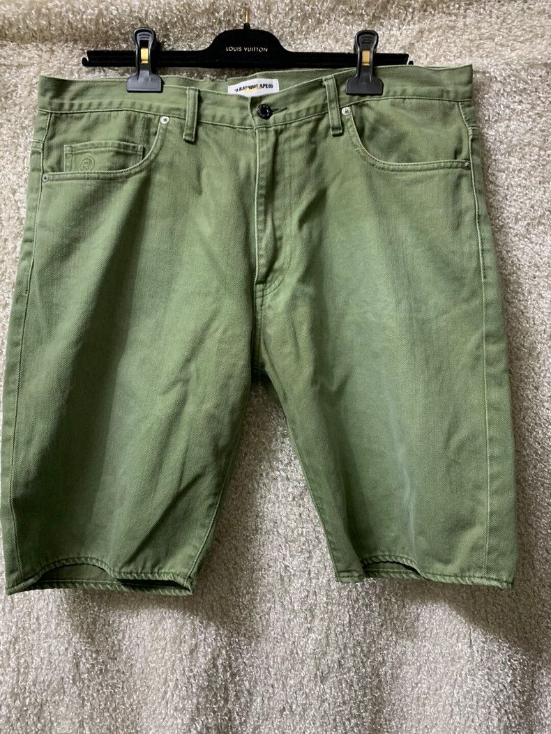 Bape BAPE Men's Green Casual Shorts- dmc Size US 36 / EU 52 - 1 Thumbnail