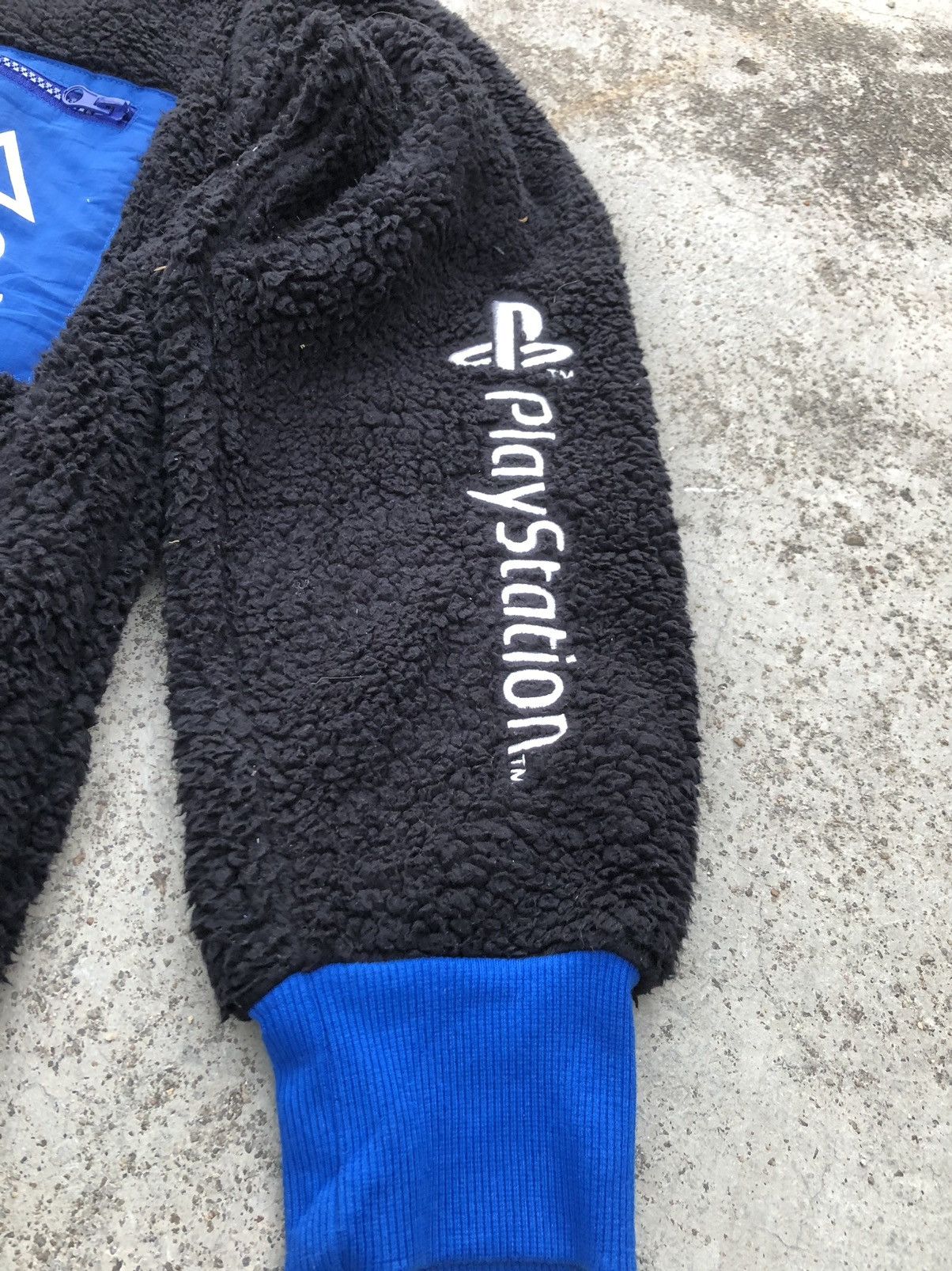 GU FLEECE JUMPER PLAYSTATION X GU JAPAN Size US M / EU 48-50 / 2 - 3 Thumbnail