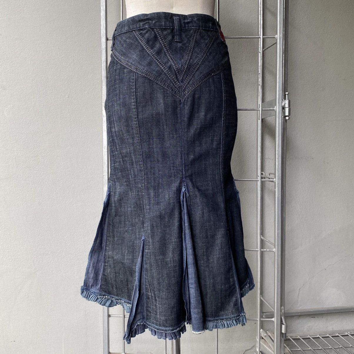 Marithe + Francois Girbaud Marithe + Francois Girbaud F/W 2005 denim skirt runway piece Size 27" / US 4 / IT 40 - 21 Thumbnail