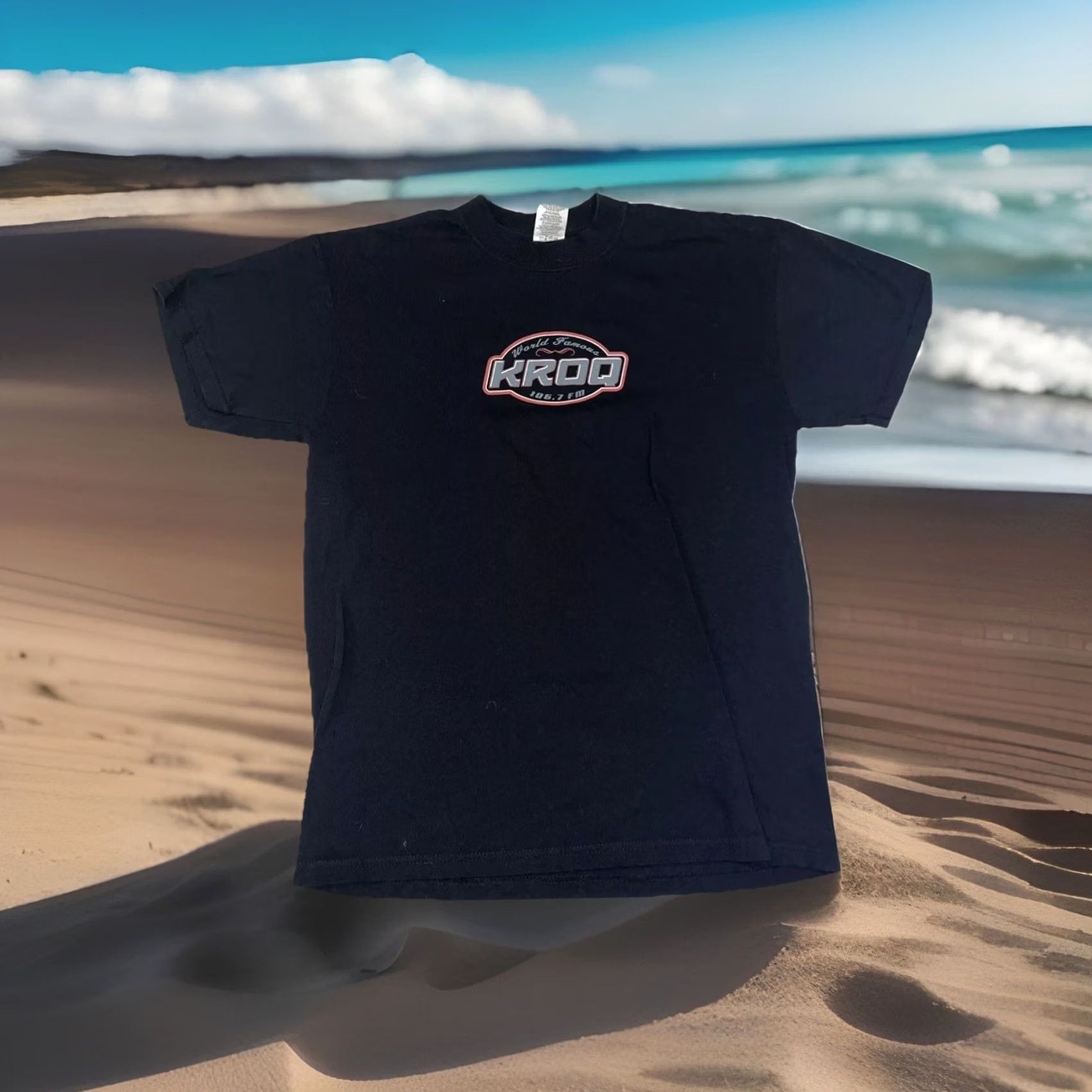 Jerzees KROQ 106.7 LA Radio Station Logo Shirt Adult Medium Black Cotton Jerzees Short Sleeve Crew Neck 80s 90s Rock Music Logo Mens Size US M / EU 48-50 / 2 - 2 Thumbnail