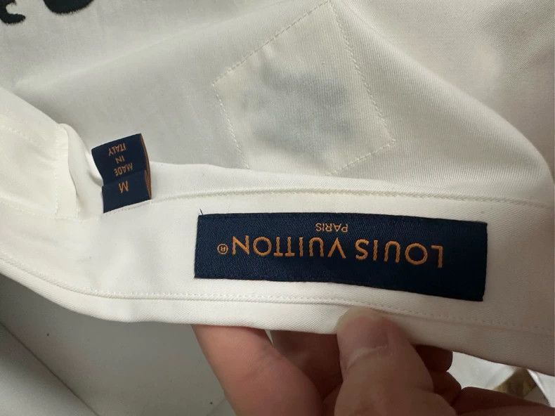 Louis Vuitton LOUIS VUITTON short sleeves Size US M / EU 48-50 / 2 - 3 Thumbnail
