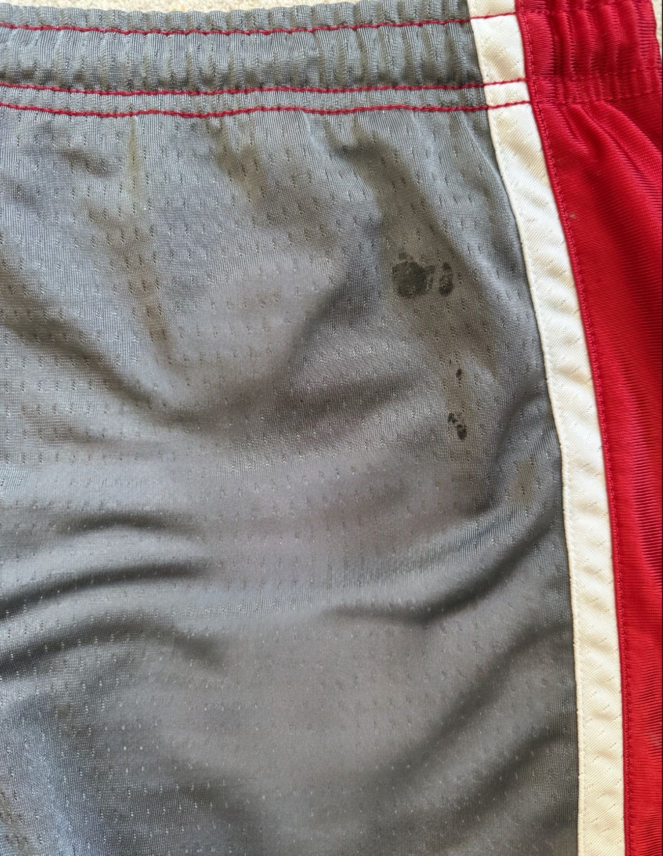 Nike Mid 00s Nike “Hoops” Reversible Red & Gray Basketball Shorts Size US 36 / EU 52 - 7 Thumbnail