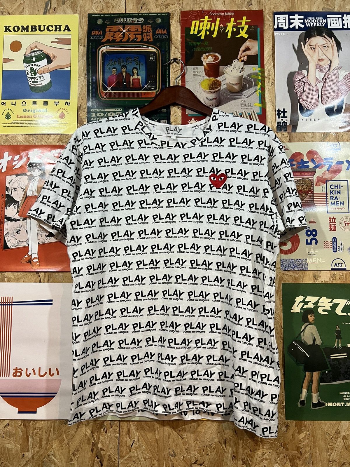 Comme des Garcons PLAY Comme Des Garcons PLAY Overprint Tee Size US M / EU 48-50 / 2 - 1 Thumbnail
