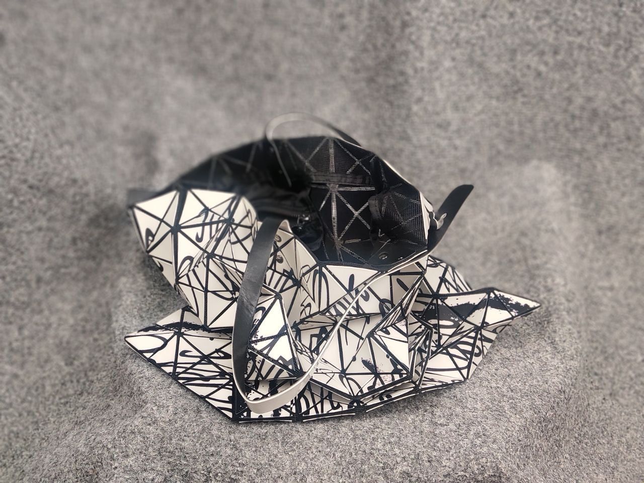 Issey Miyake Issey Miyake Bao Bao Japan Curtis Krig Tote Bag Black Art Size ONE SIZE - 19 Thumbnail