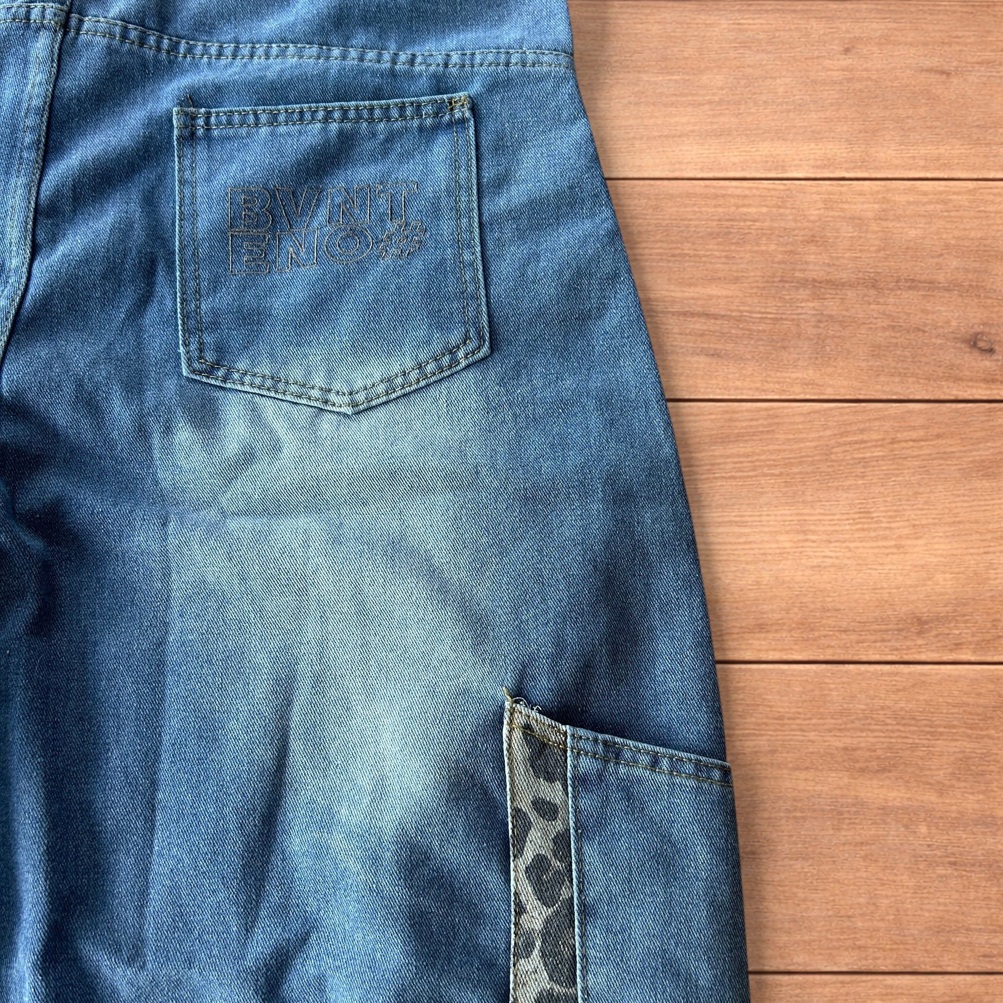 Japanese Brand Vintage style baggy jorts shorts w. leopard print in blue. Size US 34 / EU 50 - 7 Thumbnail