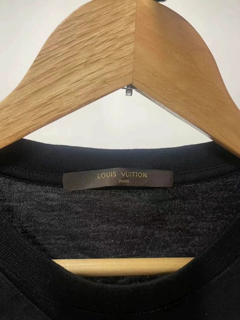 Louis Vuitton Black Short Sleeve Louis Vuitton T -2505 Size US S / EU 44-46 / 1 - 3 Thumbnail