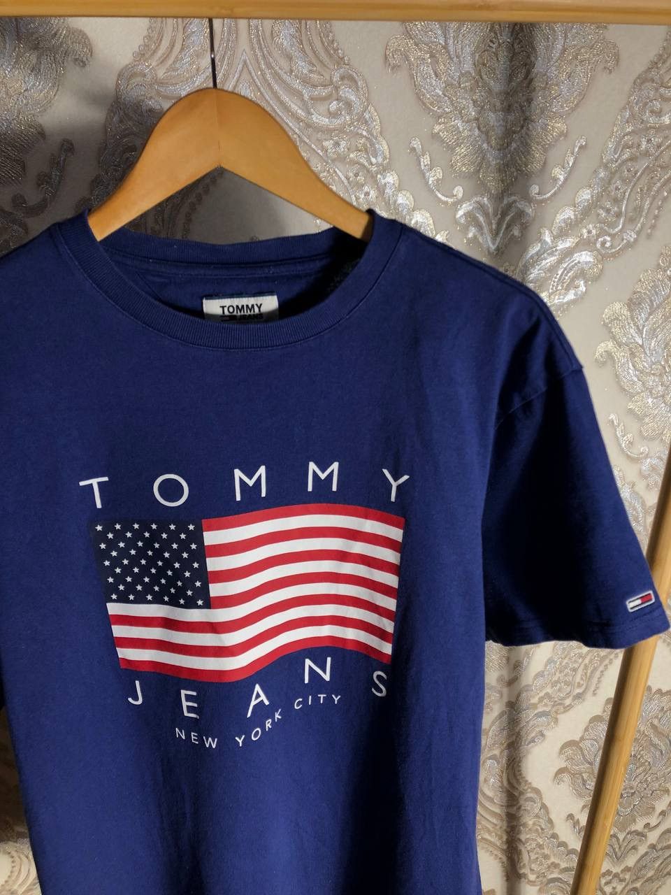 Tommy Hilfiger VINTAGE TOMMY HILFIGER NEW YORK CITY USA FLAG DESIGNER Y2K Size US L / EU 52-54 / 3 - 3 Thumbnail