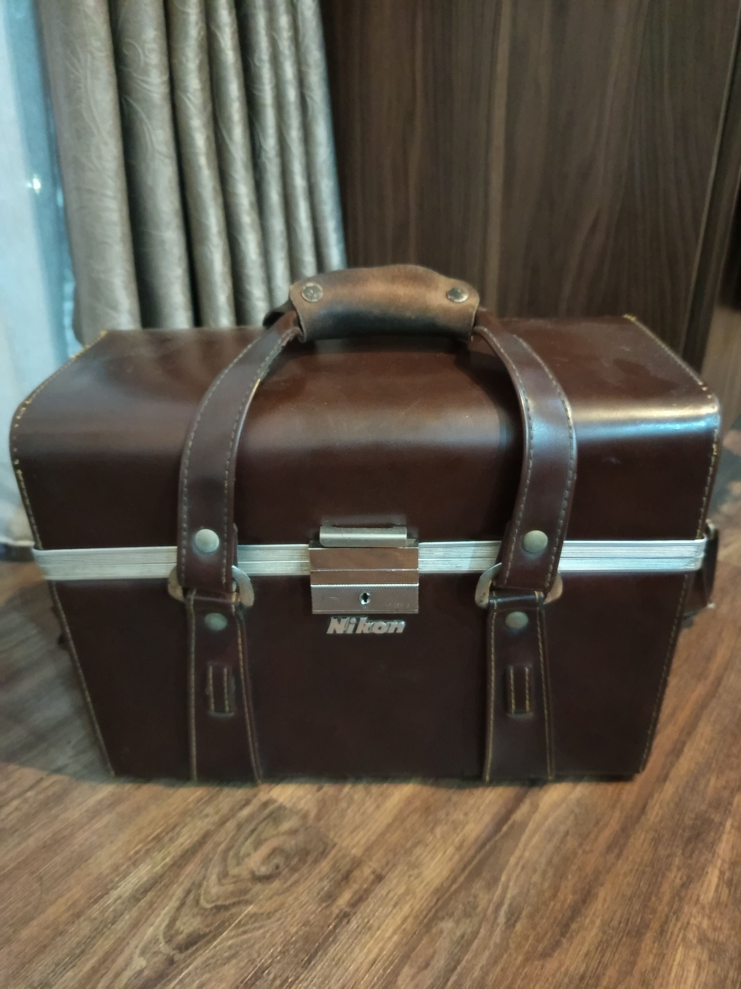 Vintage Nikon Leather Camera Bag,very in Brown, Men's