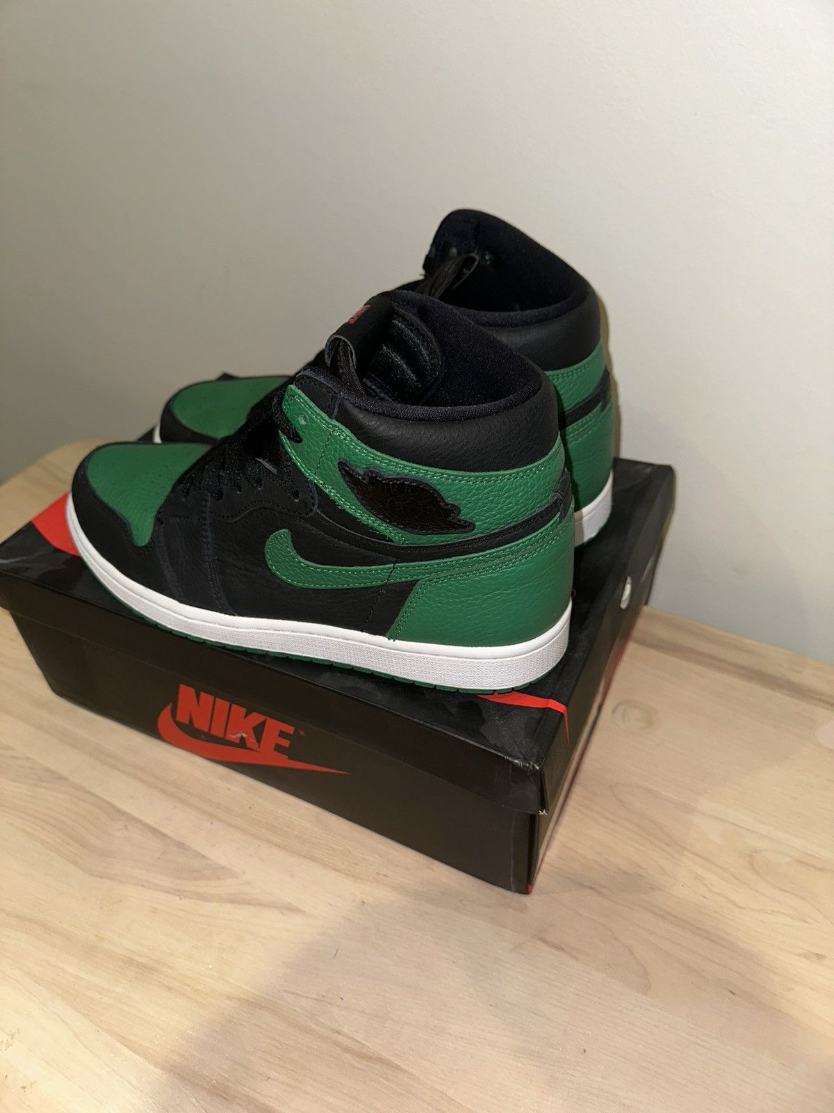 Jordan Brand × Nike Jordan 1 Retro High Pine Green Size US 10.5 / EU 43-44 - 5 Thumbnail