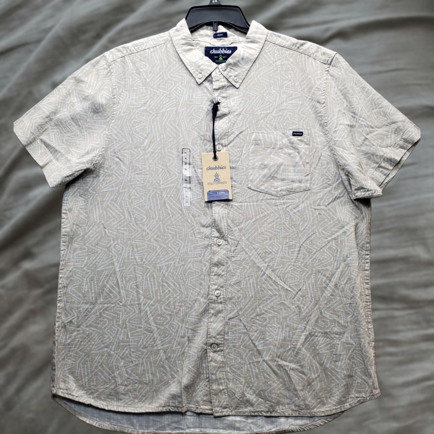 Chubbies Chubbies Mens XL Friday Shirt Geometric Short Sleeve Button-Up Collared Ocean Multicolor Casual Shirt Size US XL / EU 56 / 4 - 1 Thumbnail