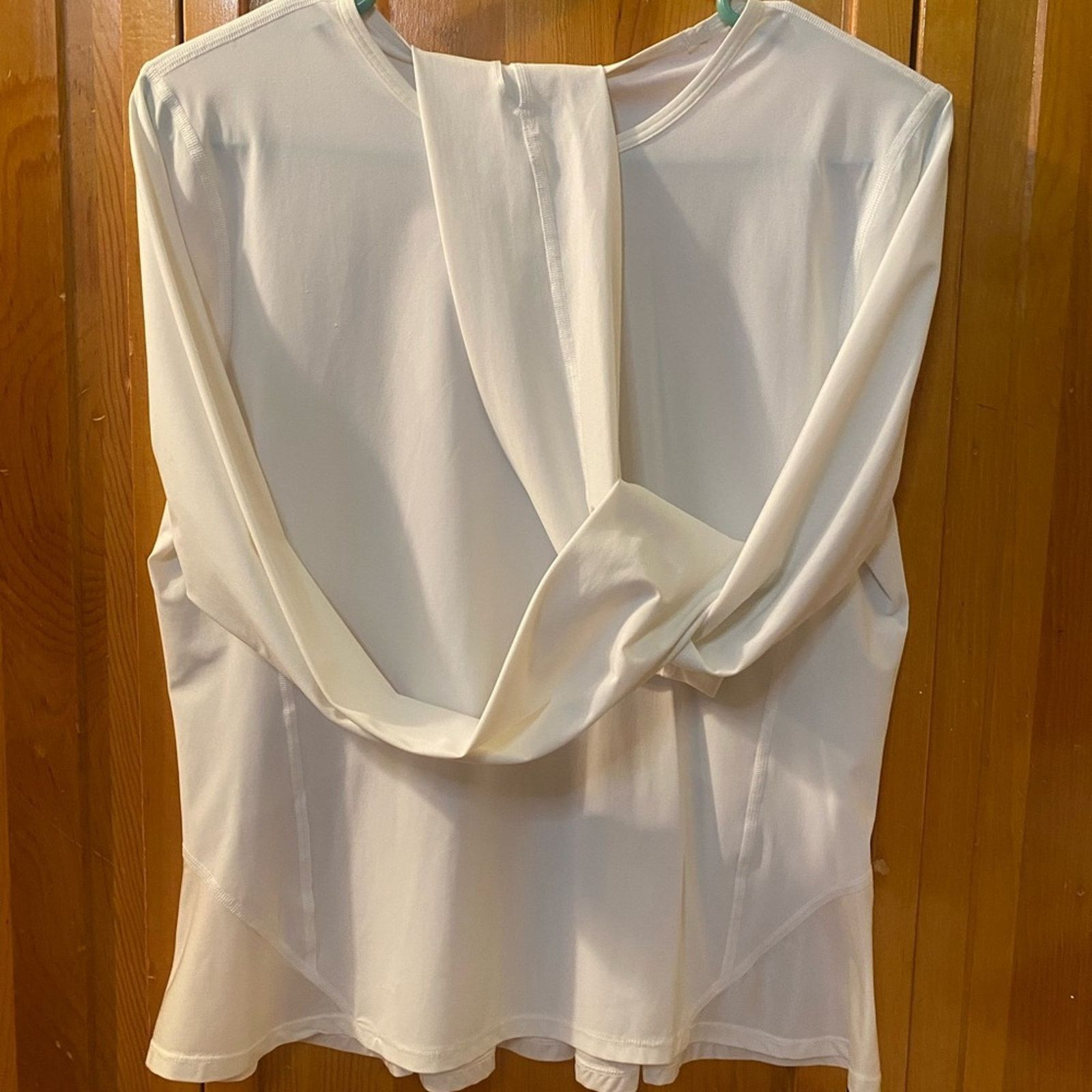 Lululemon Chic lululemon white sz 8 Size M / US 6-8 / IT 42-44 - 1 Thumbnail