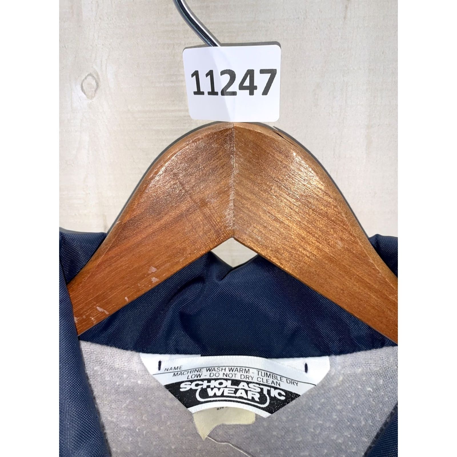 Vintage VINTAGE Scholastic Wear Hillsdale Hornets Blue Lined Windbreaker Jacket Mens S Size US S / EU 44-46 / 1 - 3 Thumbnail
