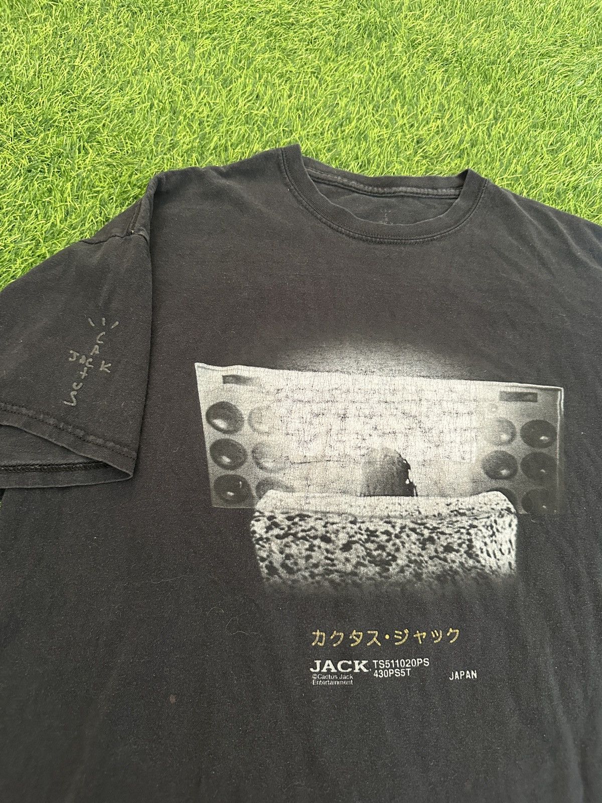 Travis Scott Cactus jack travis scott playstation chair japan t shirt szL Size US L / EU 52-54 / 3 - 3 Thumbnail
