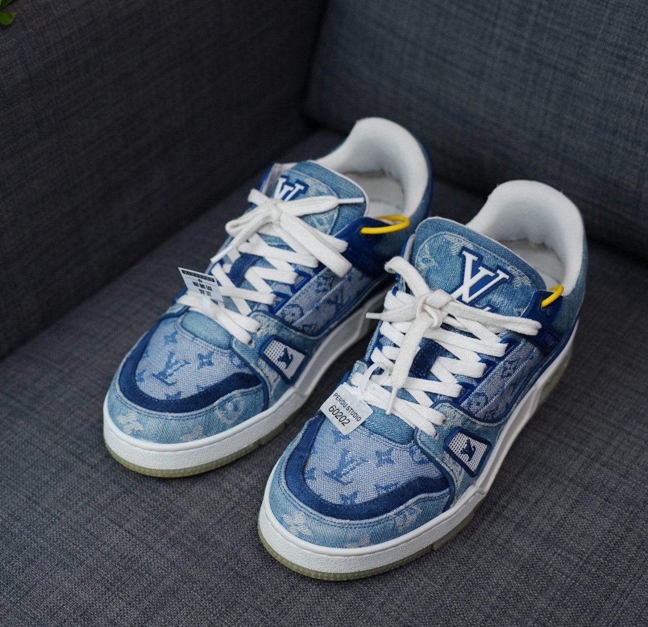 Louis Vuitton Louis Vuitton Training Blue Lowtop Sneakers us_9 Women Size US 9 / IT 39 - 1 Thumbnail