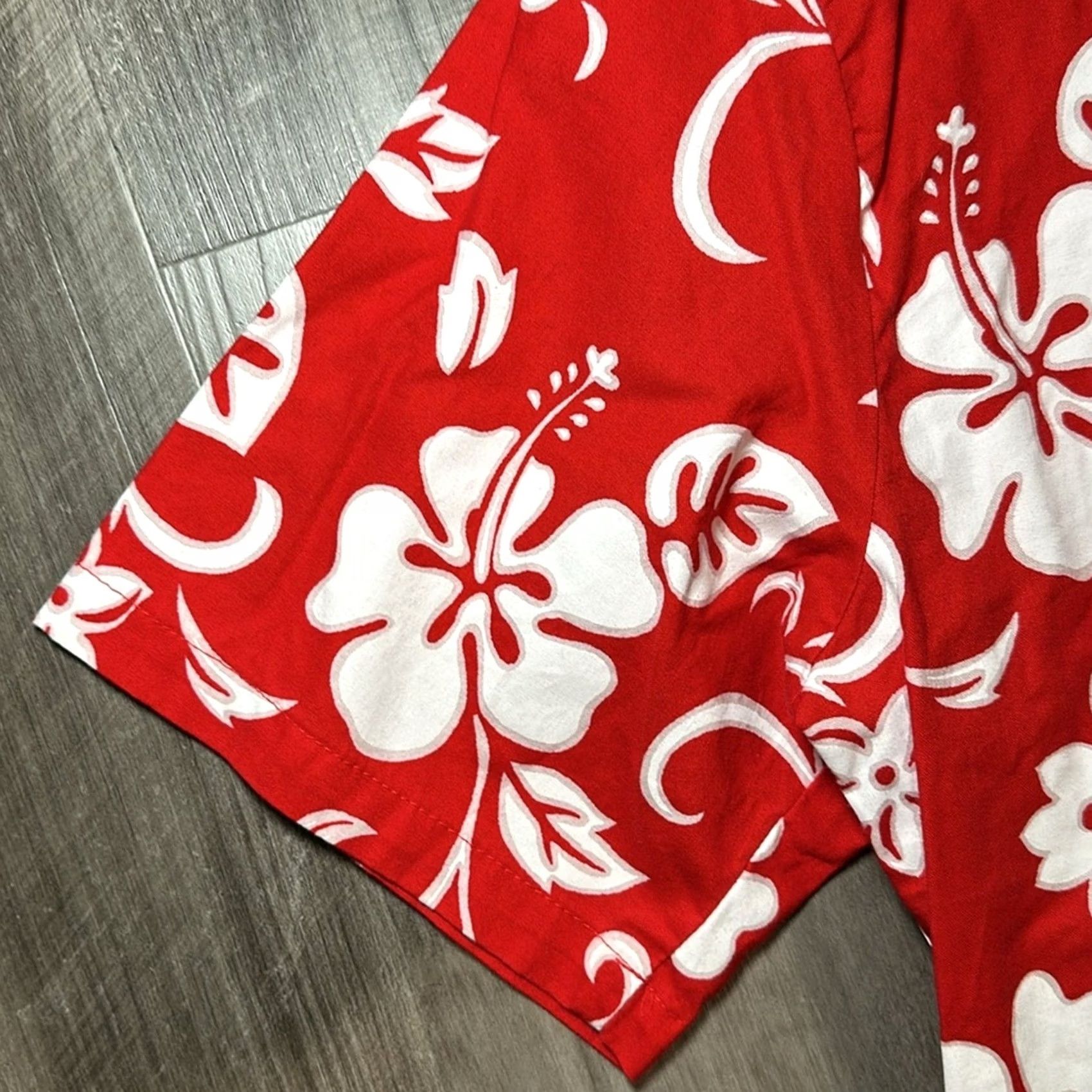 X-LARGE RJC Robert J. Clancey Hawaiian Floral Short Sleeve Button Down - Large Men Red White Gray Outline Floral Cotton 100% Shirt Mens L Size US 33 - 4 Thumbnail