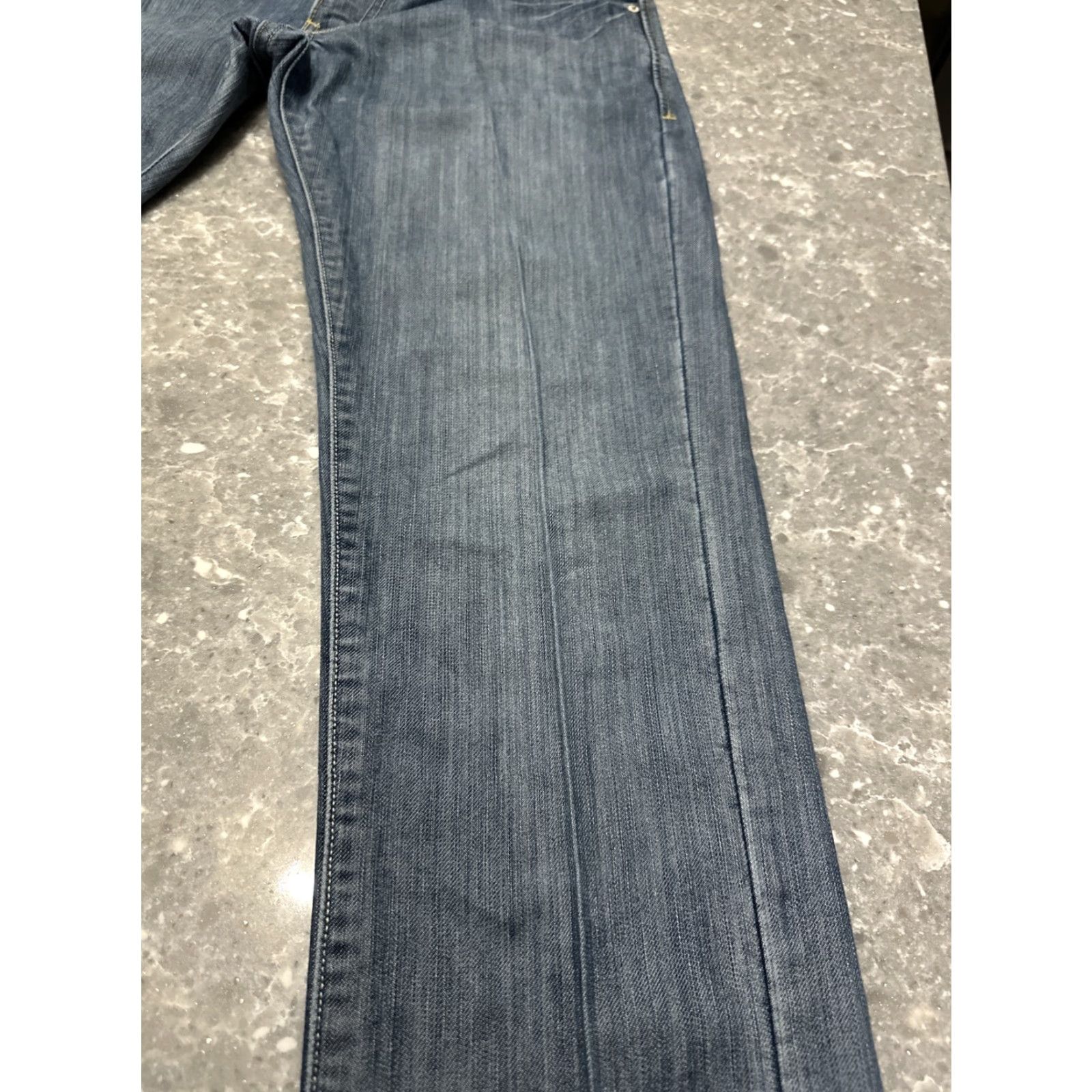 Denime Levi’s 511 Jeans Skinny Fit 34x32 Blue Wash Denim Cotton Blend Stretch Zip Pocket 5-Pocket Men Regular Size Type: Jeans Size US 34 / EU 50 - 6 Thumbnail