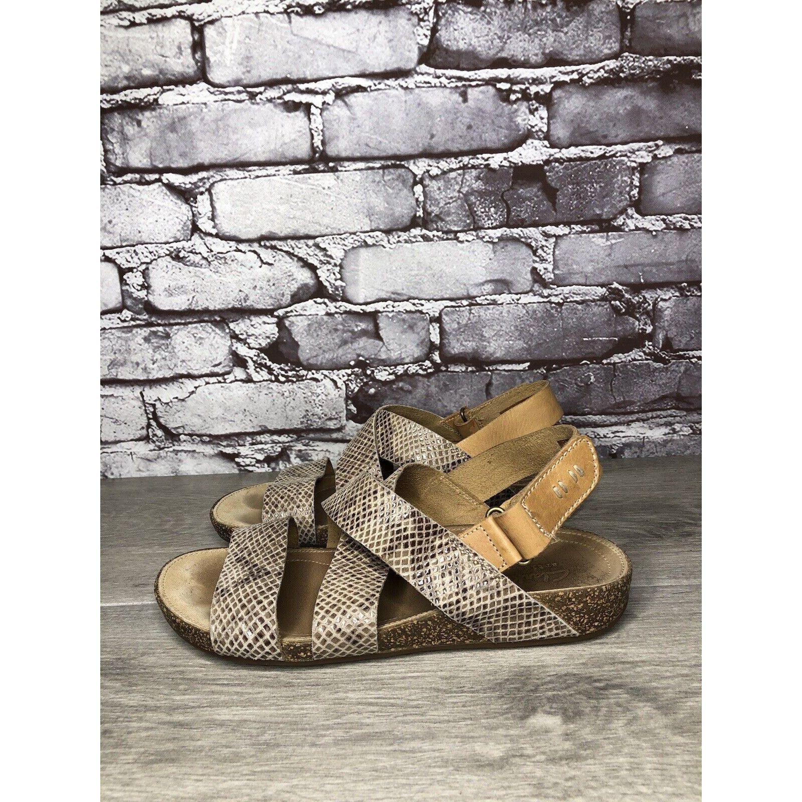 Clarks Clarks Artisan Taupe Snake Skin Print Ankle Strap Cork Wedge Size US 7.5 / IT 37.5 - 1 Thumbnail