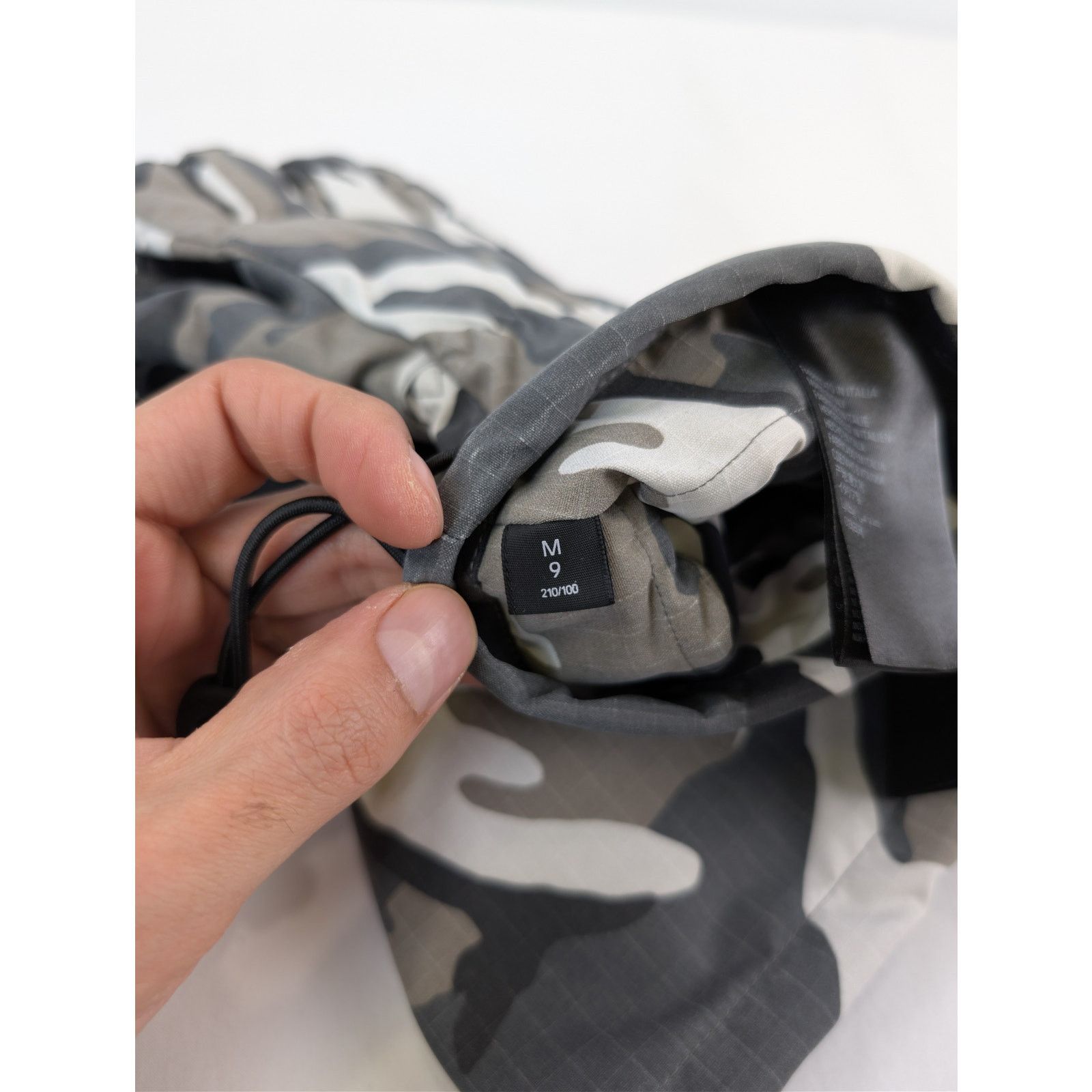 Balenciaga o1rshd1 Size: M / Ski Gloves in Camo / Grey / White Size ONE SIZE - 17 Thumbnail