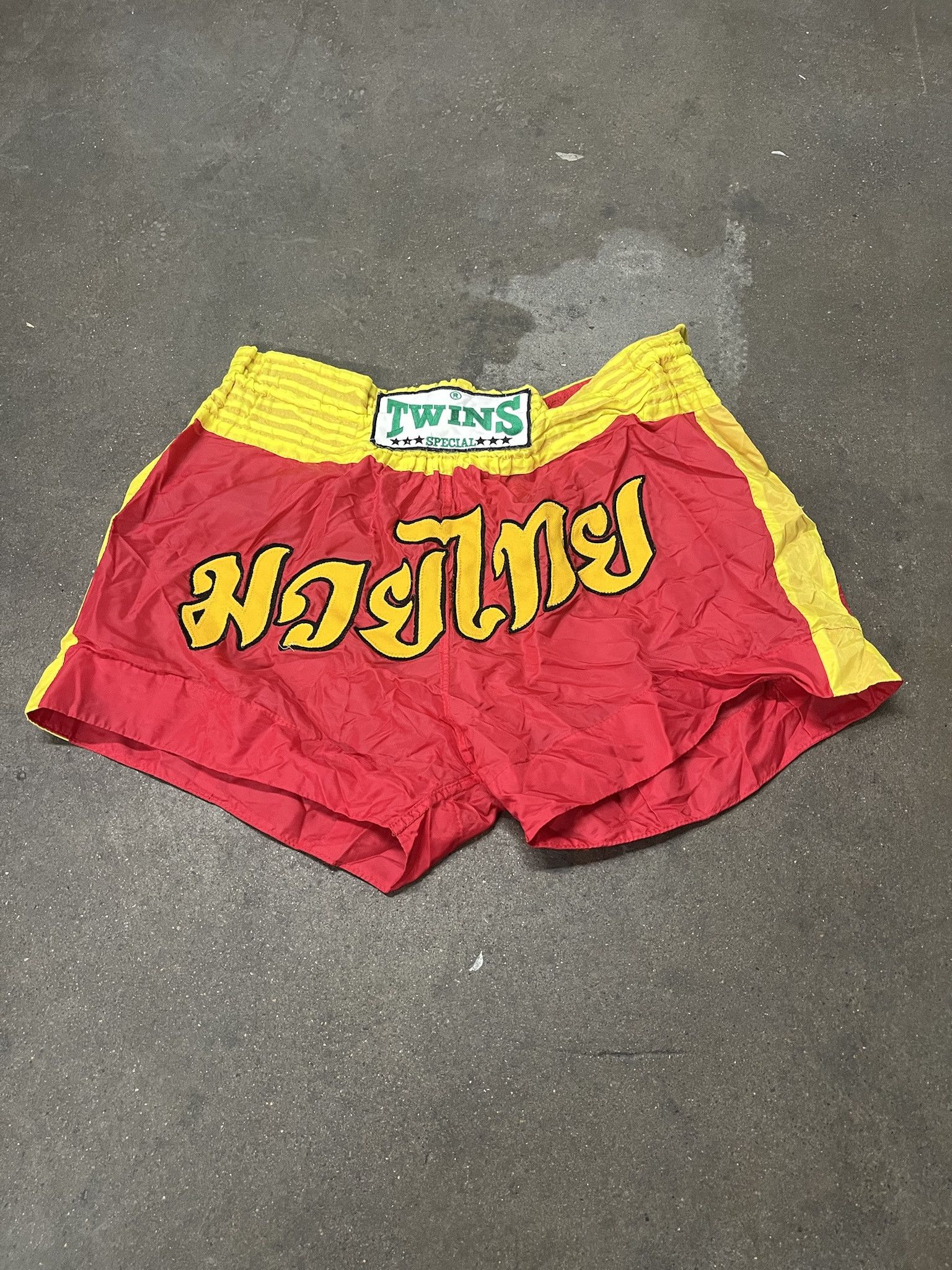 Vintage Vitnage 1990s Twins Muay Thai Fight Trunks Size XL Size US 39 - 1 Thumbnail