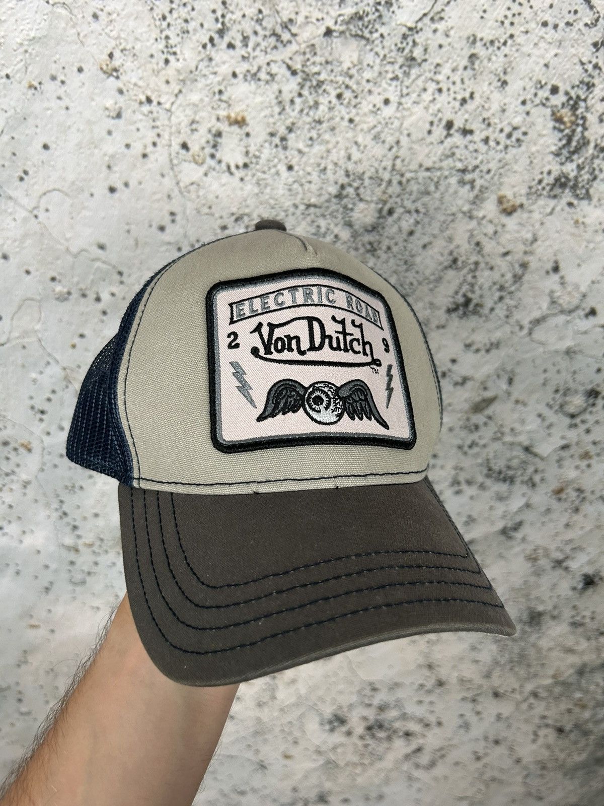 Vintage Vintage Von Dutch Y2K Trucker Hat 00s Streetwear Hype Size ONE SIZE - 1 Thumbnail