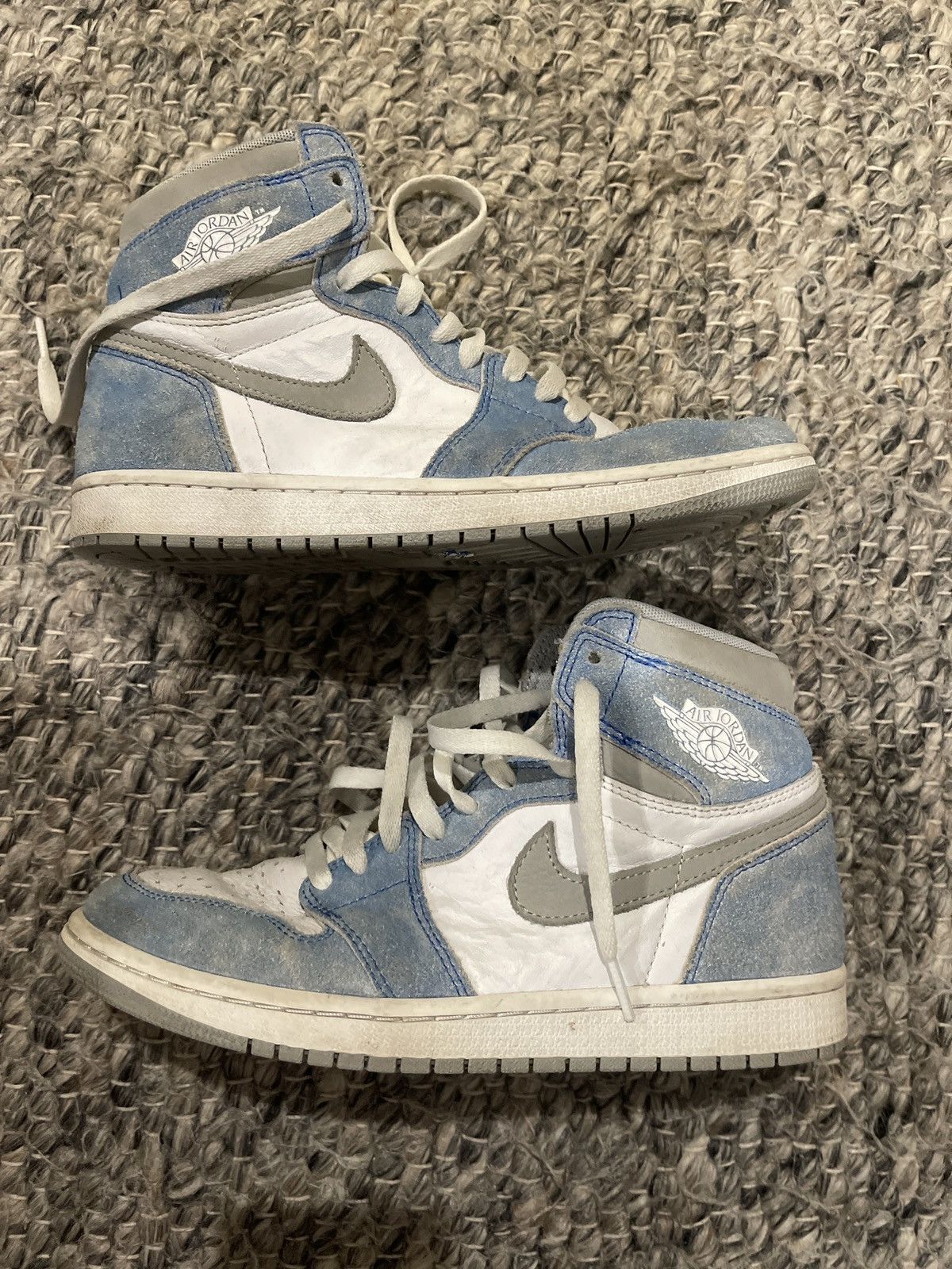 Jordan Brand × Nike Air Jordan One High Hyper Royal Size US 8 / EU 41 - 1 Thumbnail