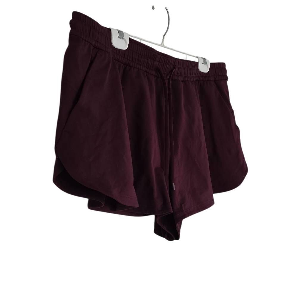 Lululemon Lululemon Women's Size XL Burgundy Shorts Size 34" / US 12 / IT 48 - 4 Thumbnail