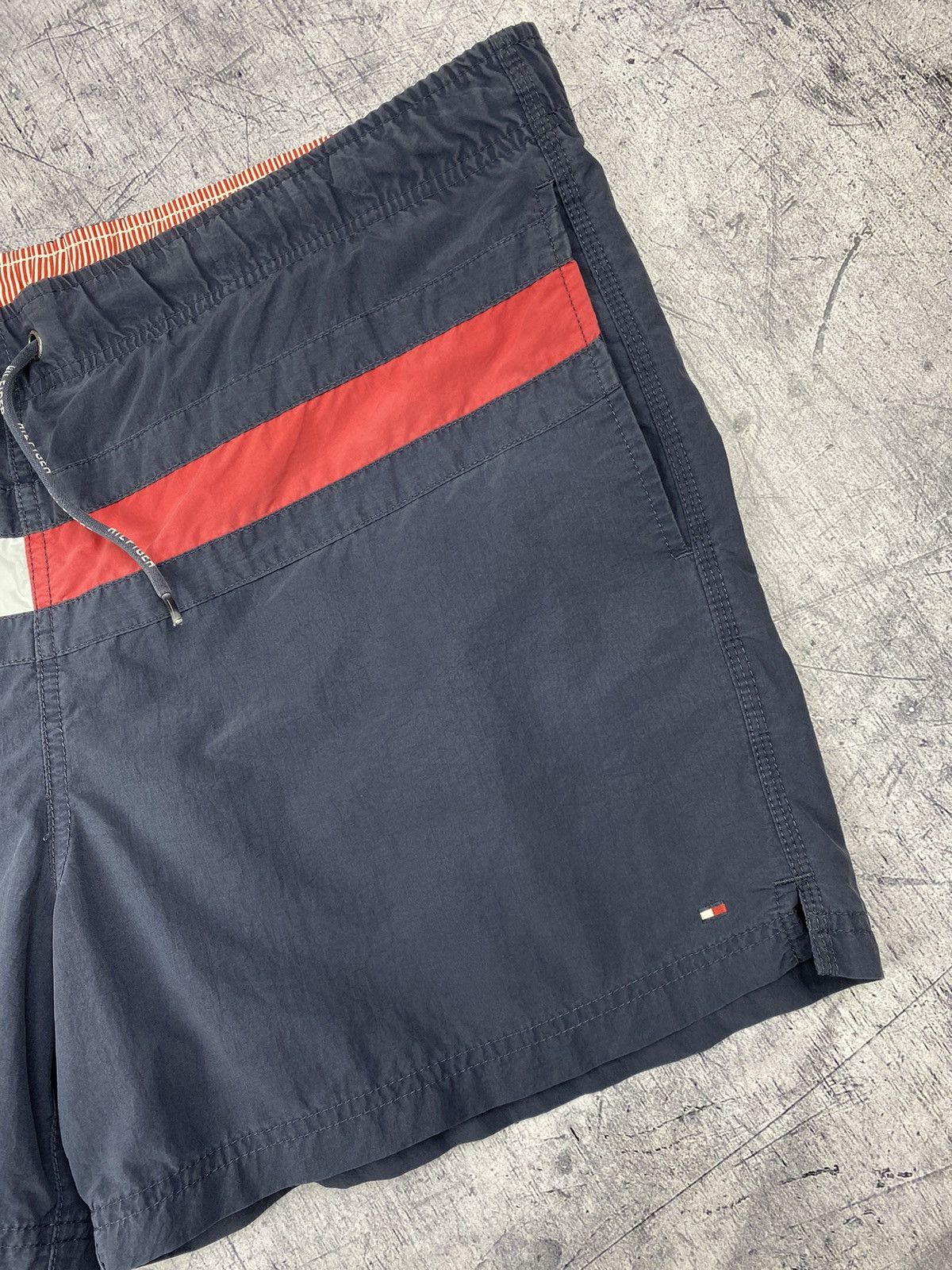 Tommy Hilfiger × Vintage Vintage Tommy Hilfiger Big Logo Shorts Size US 32 / EU 48 - 5 Thumbnail