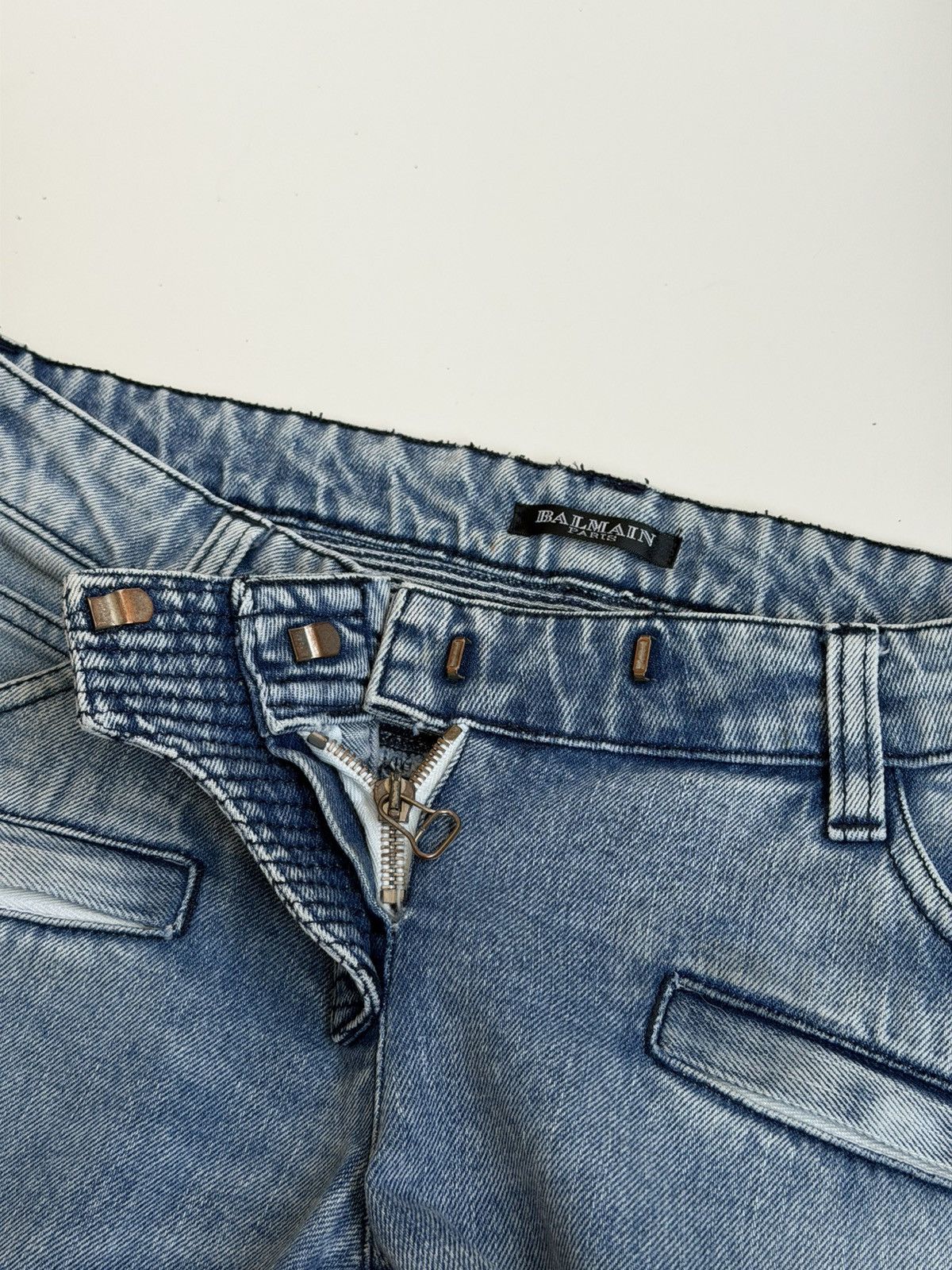 Balmain BALMAIN Decarnin SS 2009 Biker Denim Distressed Shorts jeans Size 28" / US 6 / IT 42 - 7 Thumbnail