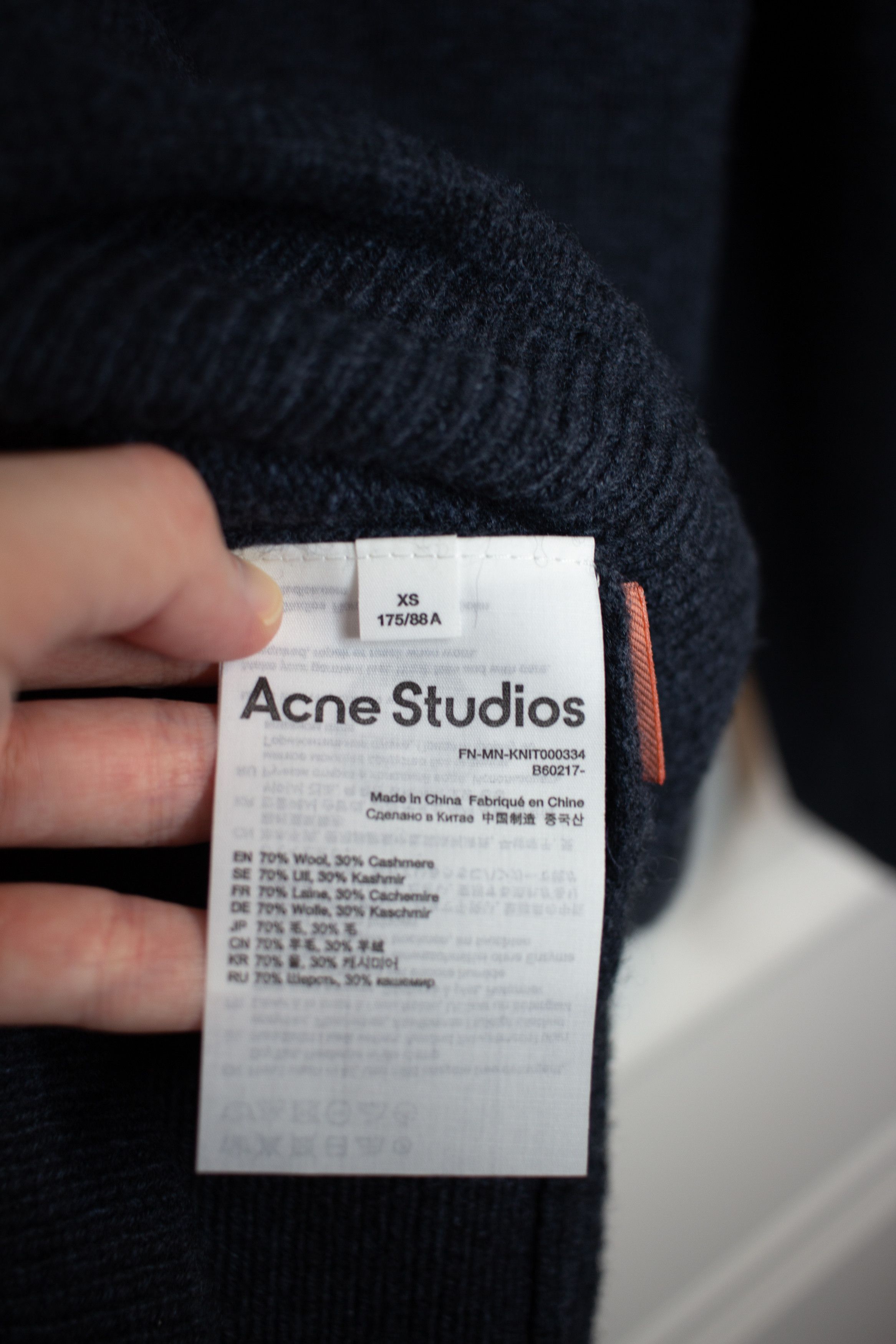 Acne Studios V-Neck Wool Cashmere Jumper Size US L / EU 52-54 / 3 - 5 Thumbnail